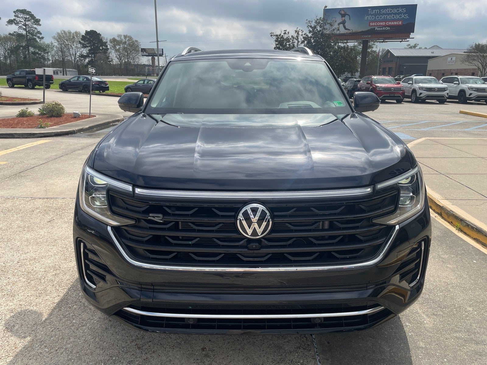 2025 Volkswagen Atlas 2.0T SEL Premium R-Line