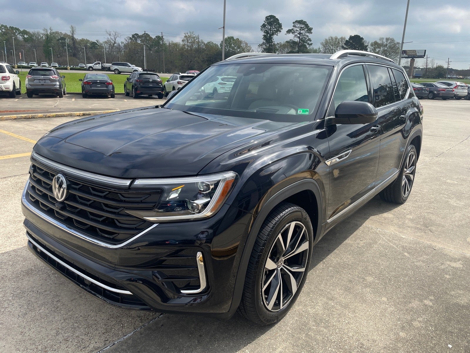 2025 Volkswagen Atlas 2.0T SEL Premium R-Line