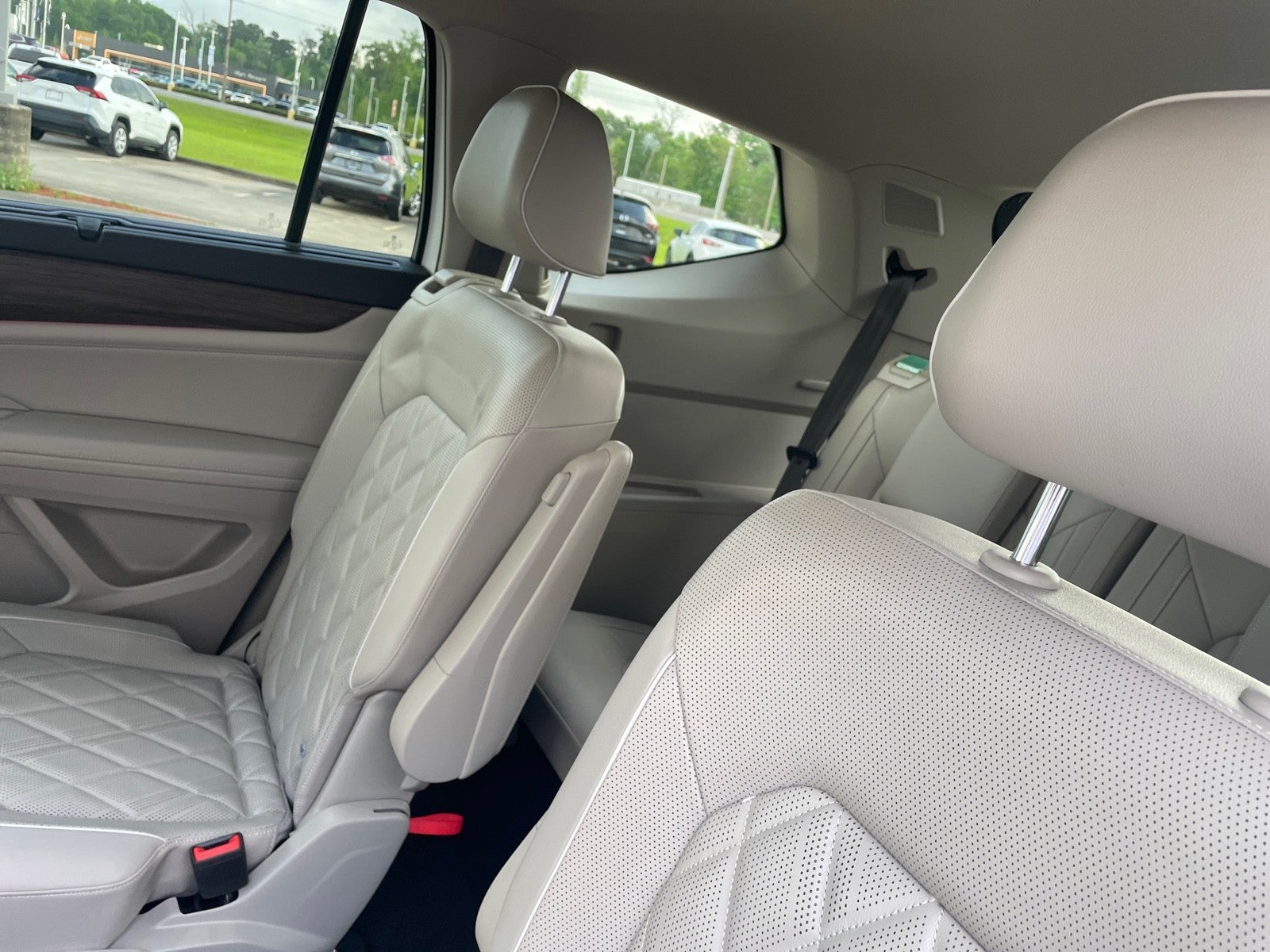 2024 Volkswagen Atlas 2.0T SEL Premium R-Line