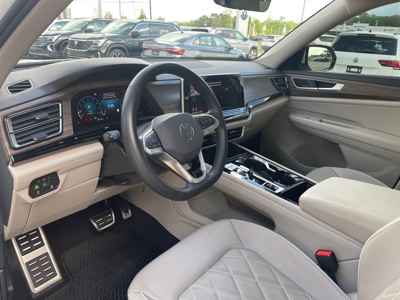 2024 Volkswagen Atlas 2.0T SEL Premium R-Line