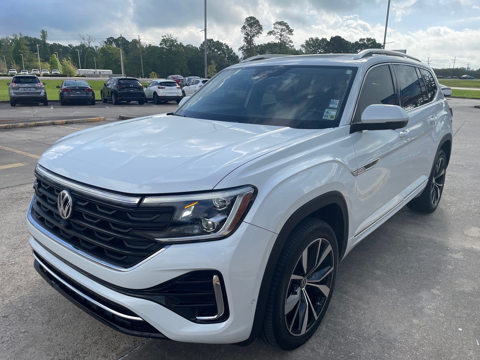 2024 Volkswagen Atlas 2.0T SEL Premium R-Line