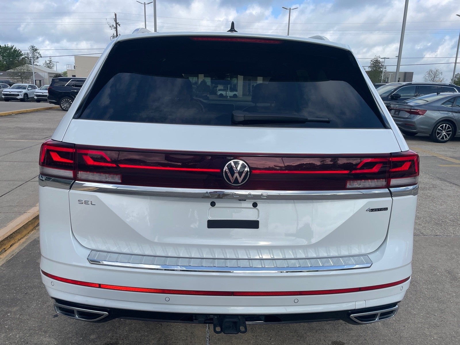 2024 Volkswagen Atlas 2.0T SEL Premium R-Line