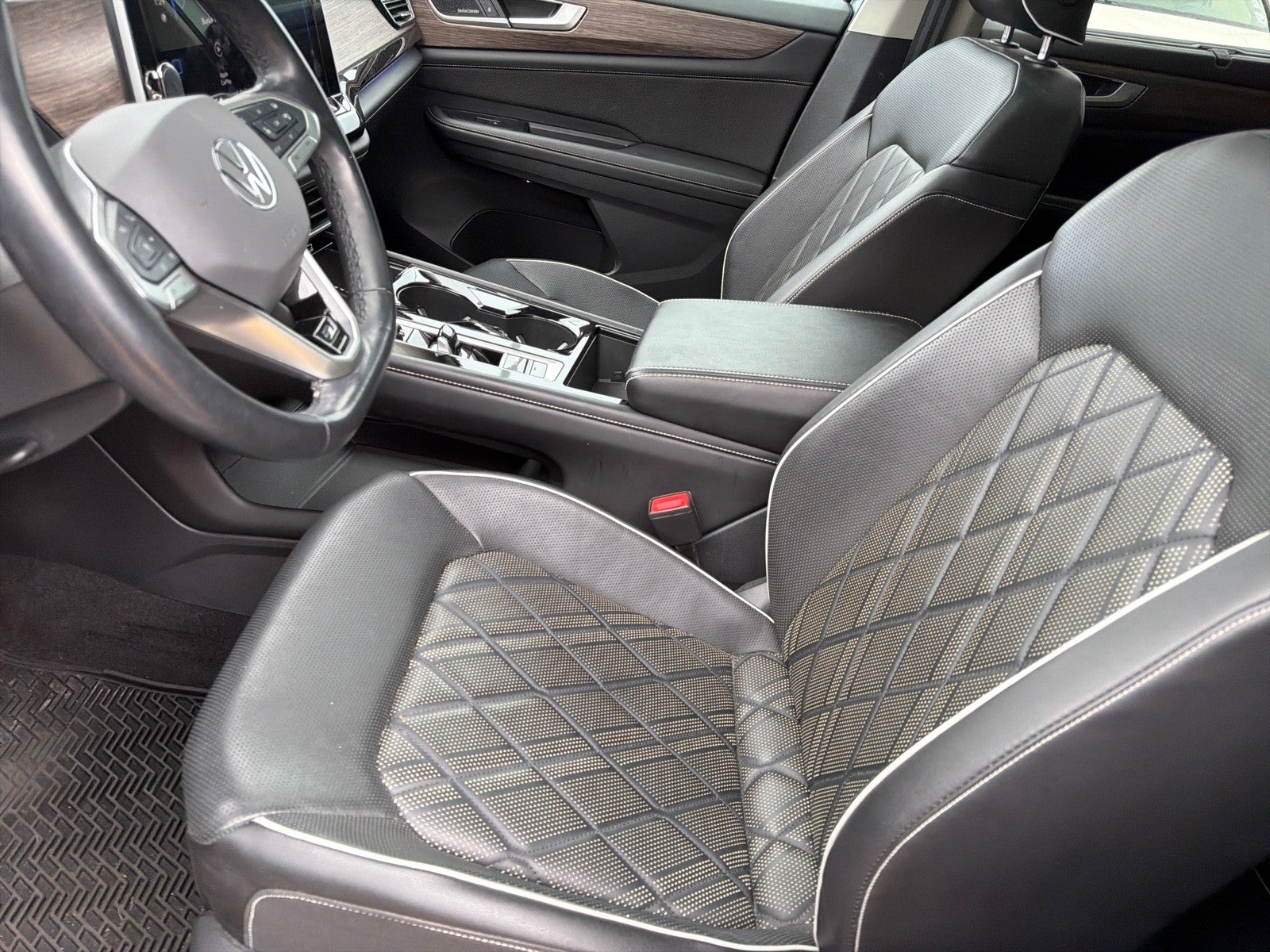 2024 Volkswagen Atlas 2.0T SEL Premium R-Line