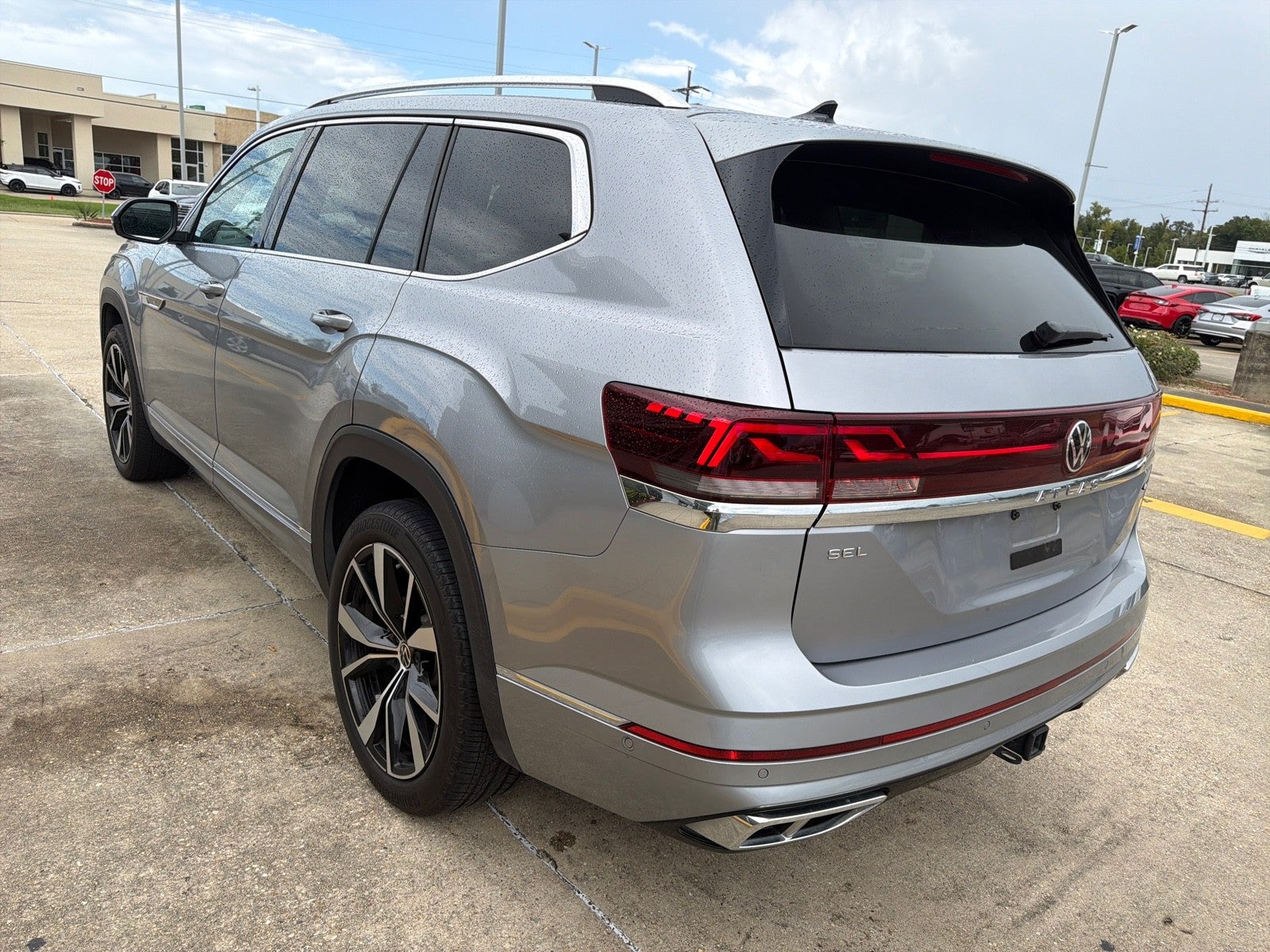 2024 Volkswagen Atlas 2.0T SEL Premium R-Line