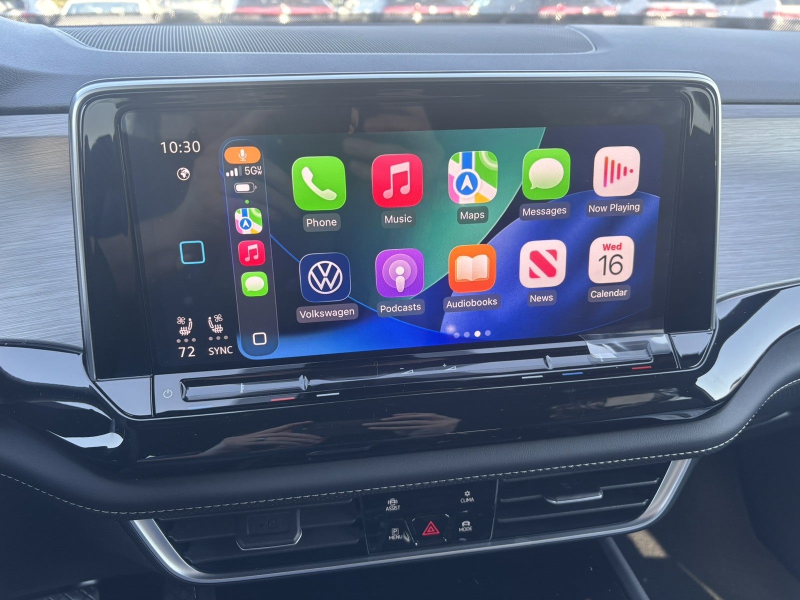 2026 Volkswagen Atlas Cross Sport 2.0T SE w/Technology