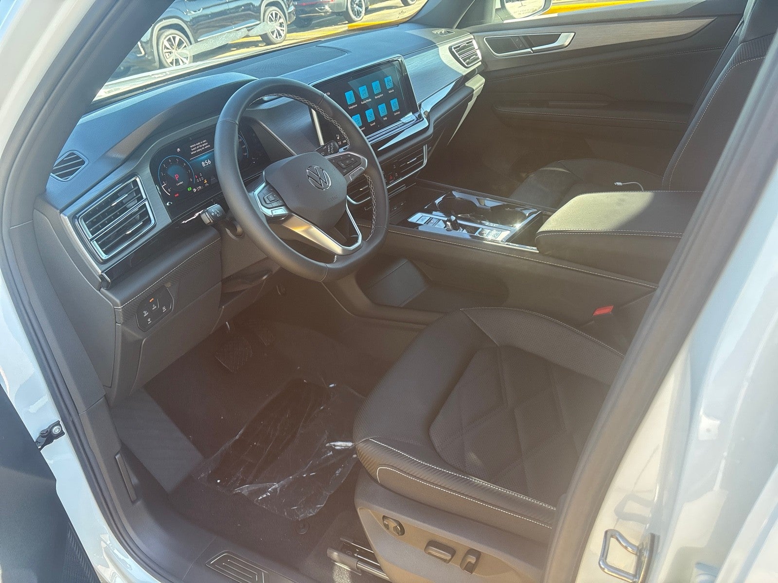 2026 Volkswagen Atlas Cross Sport 2.0T SE w/Technology