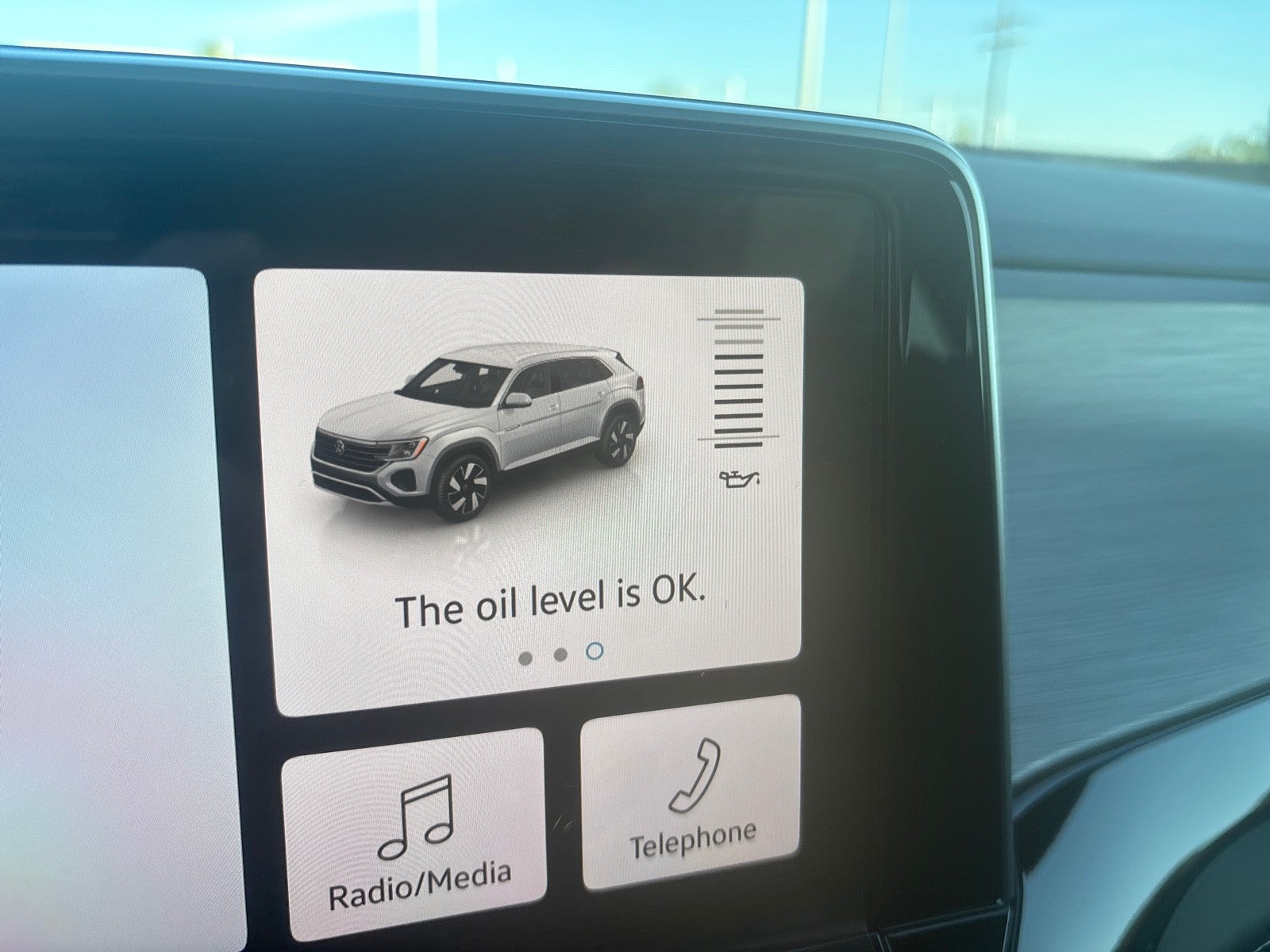 2026 Volkswagen Atlas Cross Sport 2.0T SE w/Technology