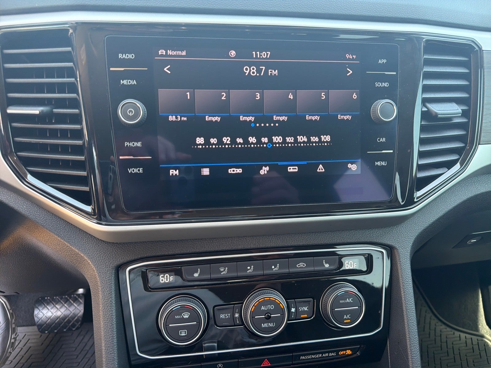 2022 Volkswagen Atlas 3.6L V6 SE w/Technology