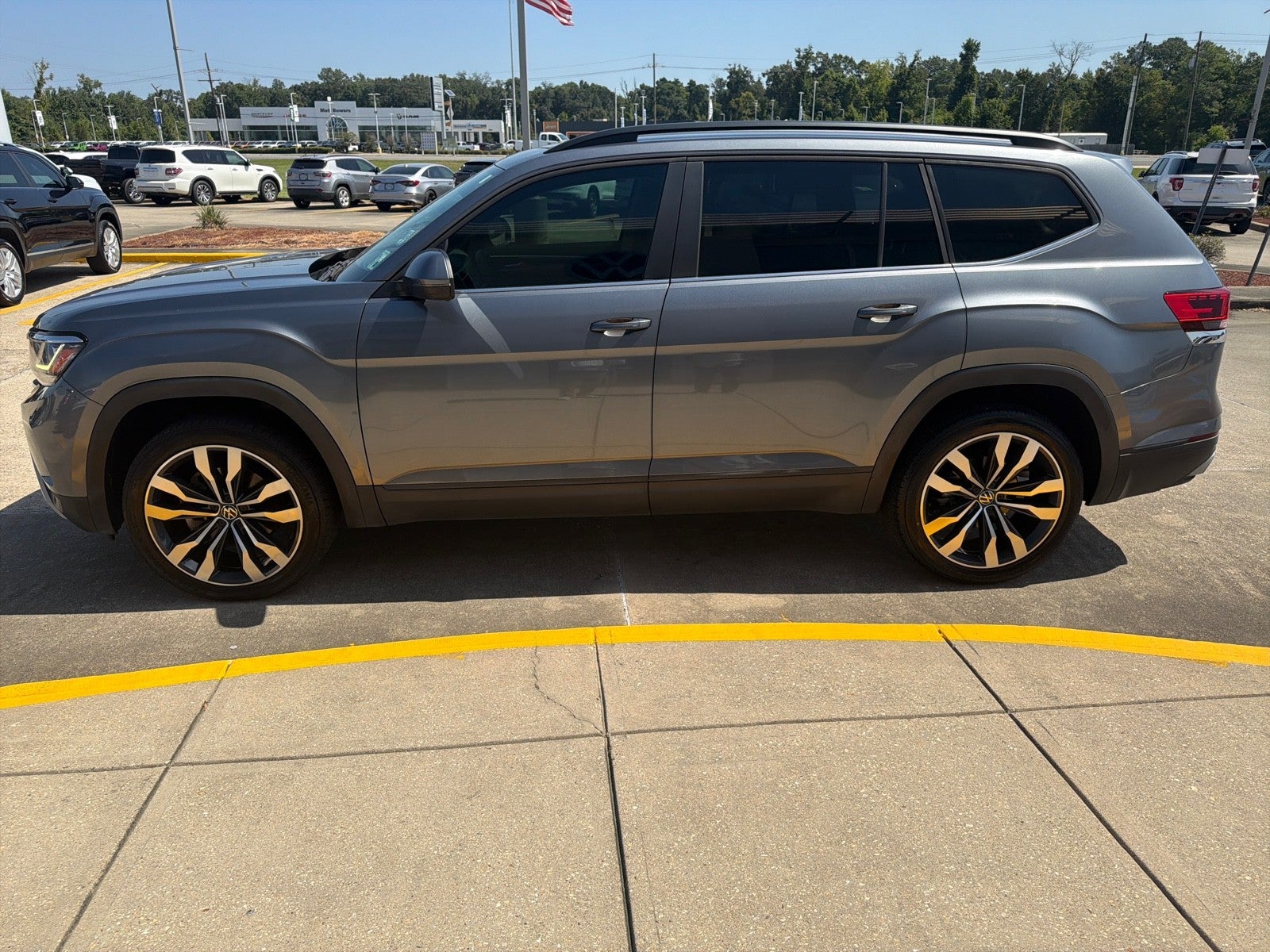 2022 Volkswagen Atlas 3.6L V6 SE w/Technology