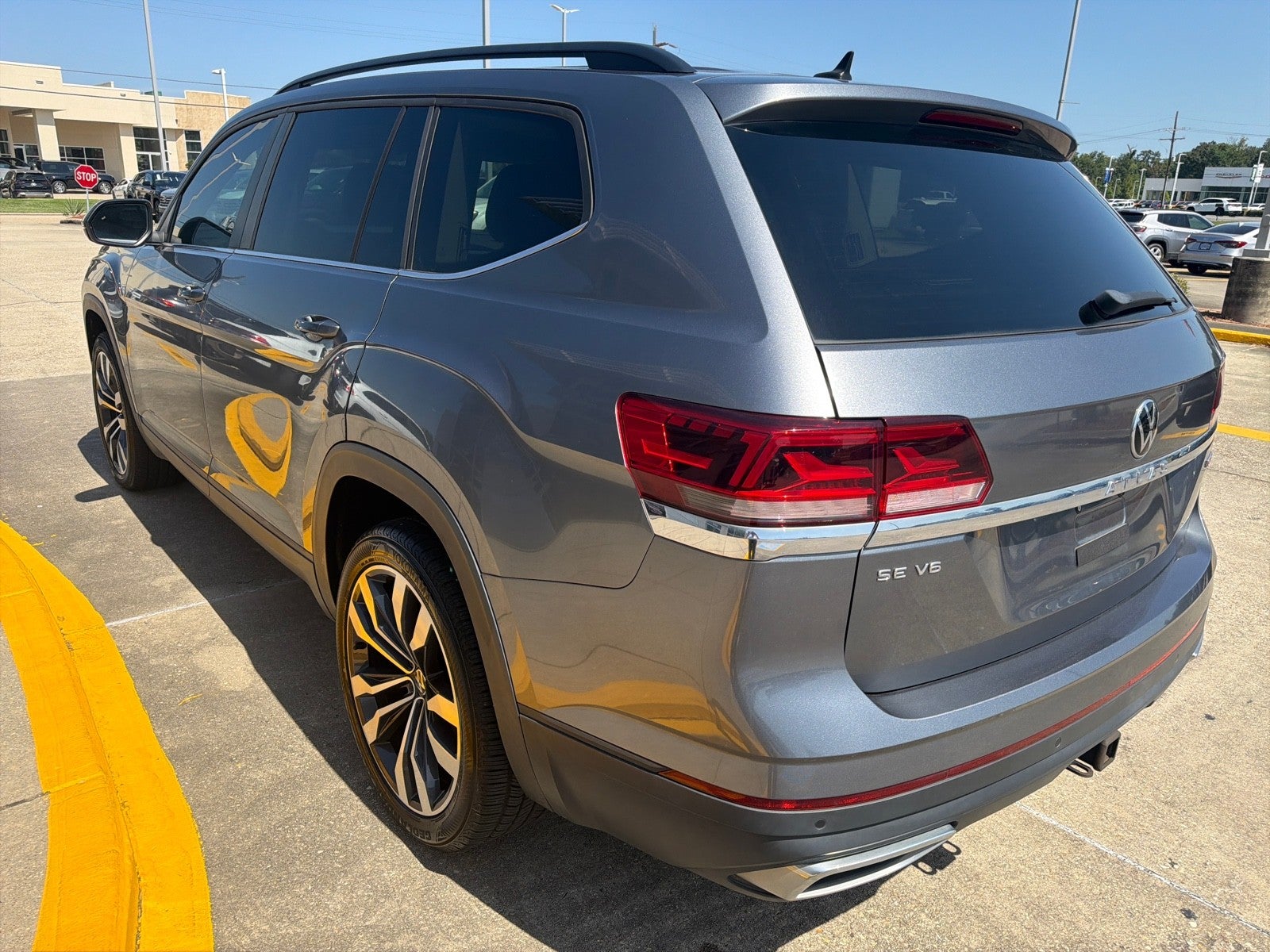 2022 Volkswagen Atlas 3.6L V6 SE w/Technology