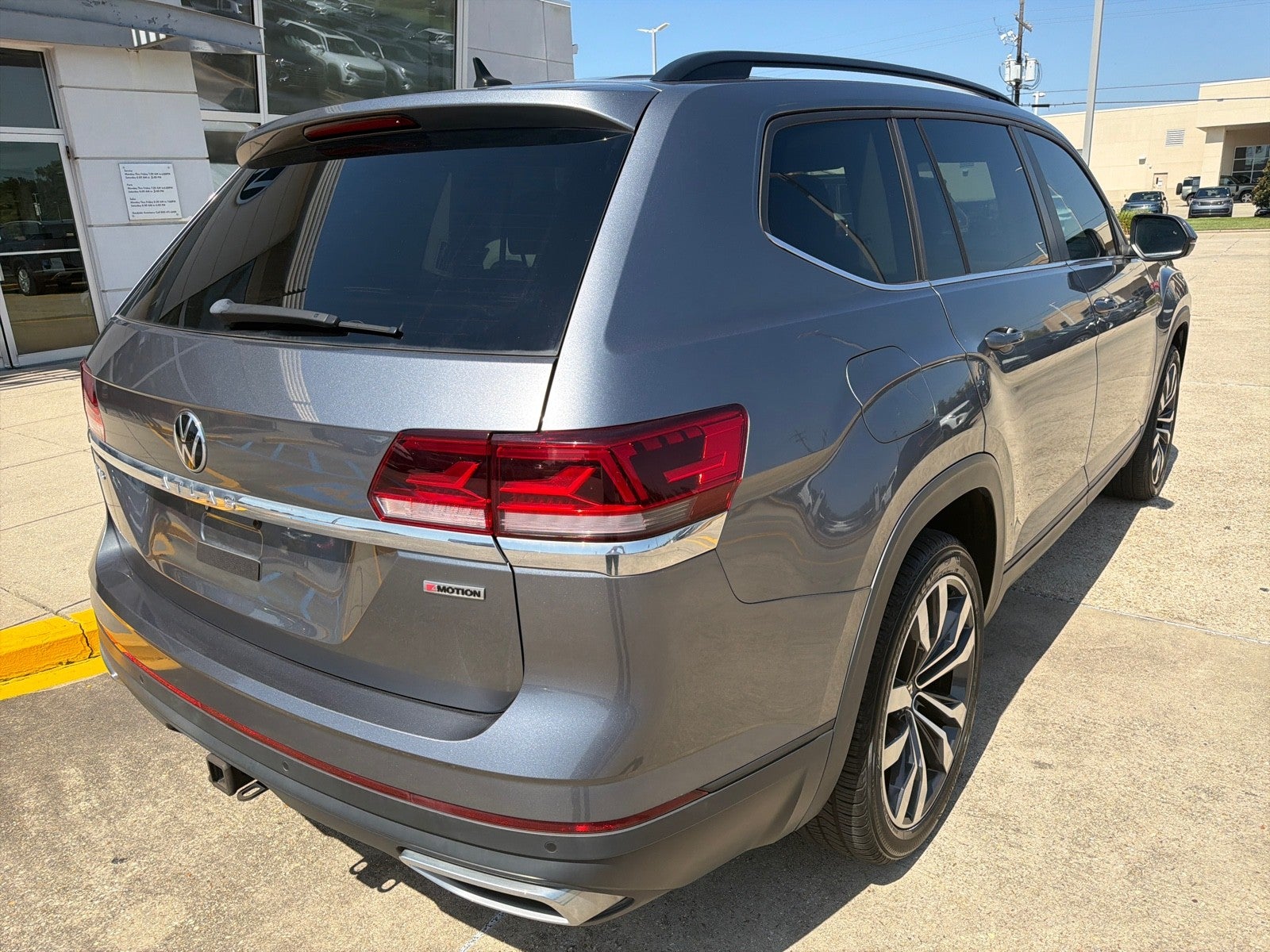 2022 Volkswagen Atlas 3.6L V6 SE w/Technology