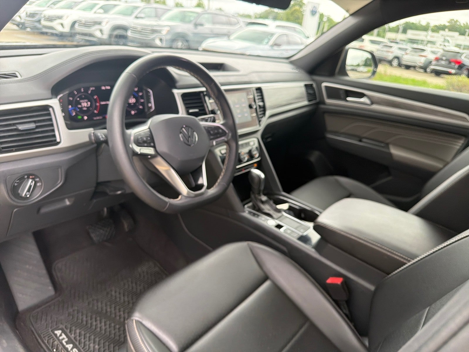 2023 Volkswagen Atlas Cross Sport 2.0T SE w/Technology