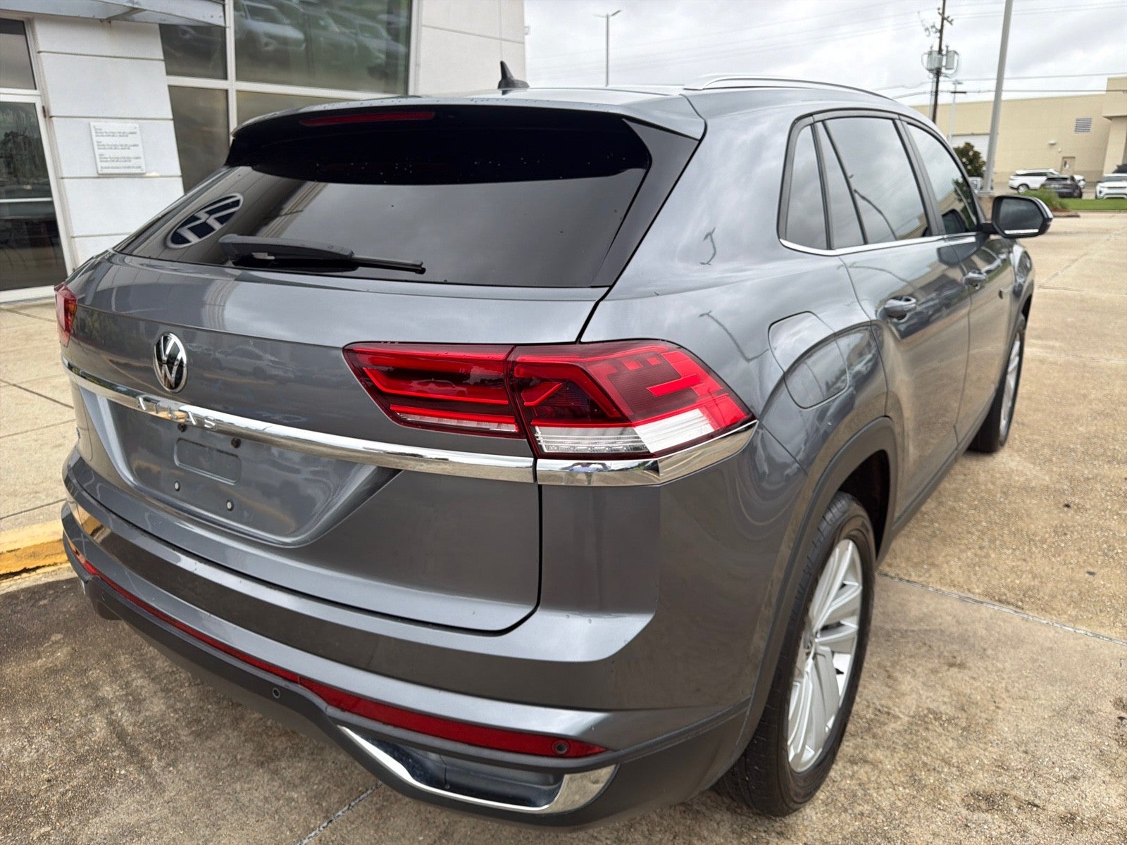 2023 Volkswagen Atlas Cross Sport 2.0T SE w/Technology