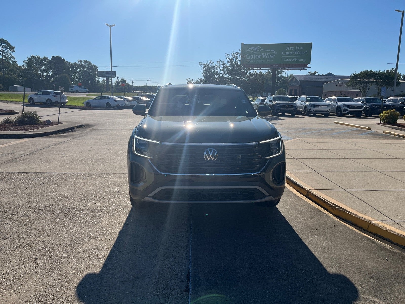 2026 Volkswagen Atlas Cross Sport 2.0T SE w/Technology