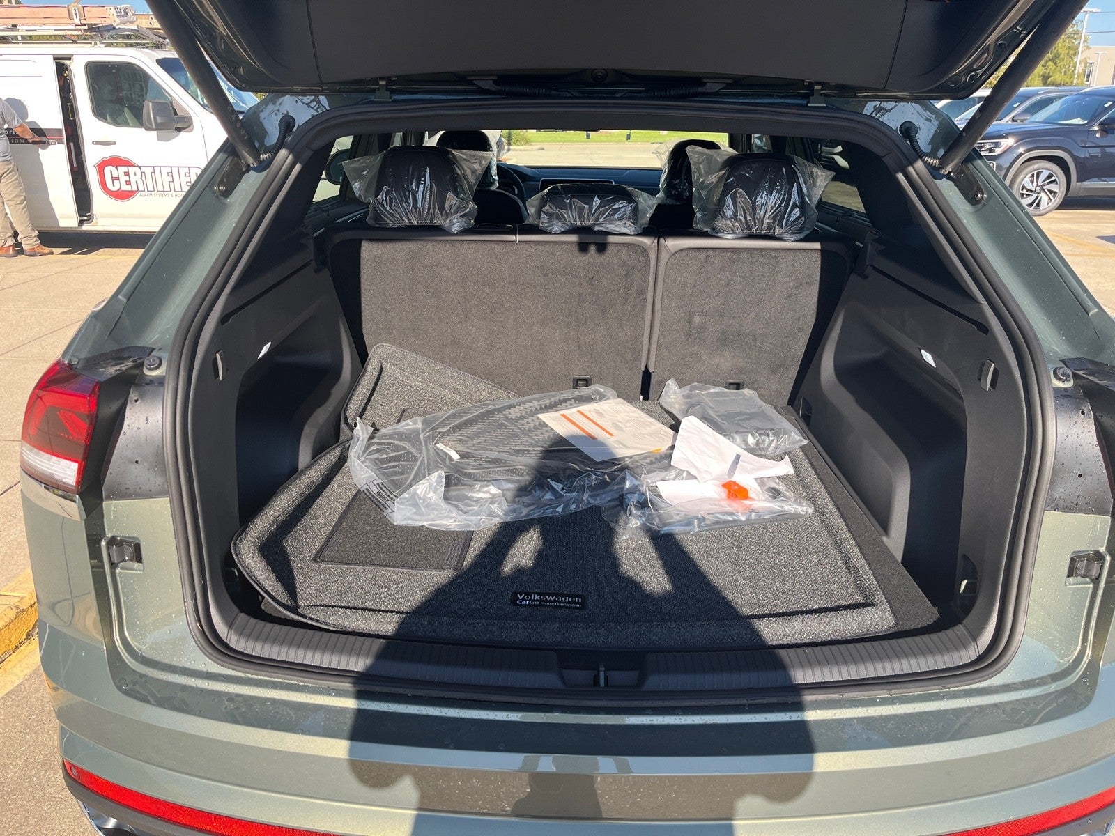 2026 Volkswagen Atlas Cross Sport 2.0T SE w/Technology