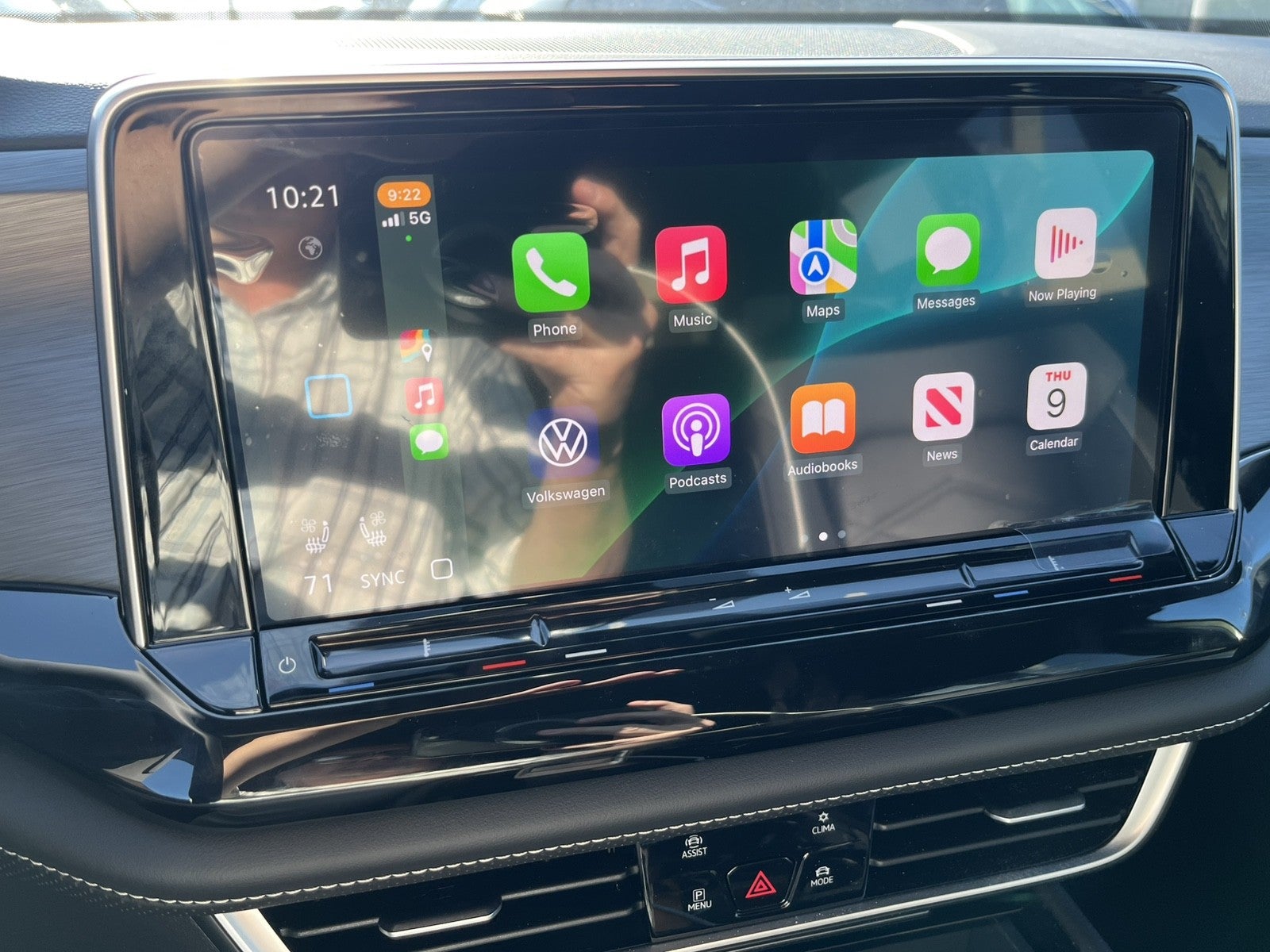 2026 Volkswagen Atlas Cross Sport 2.0T SE w/Technology