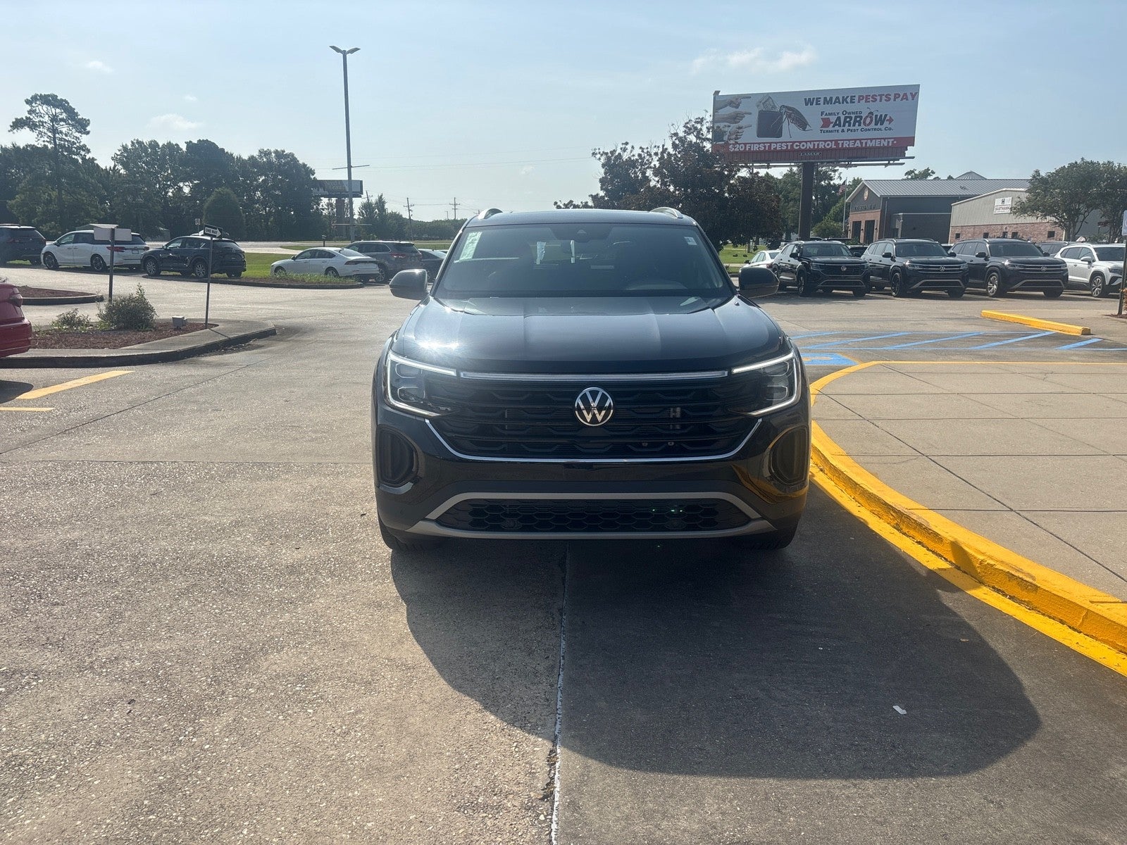 2026 Volkswagen Atlas Cross Sport 2.0T SE w/Technology