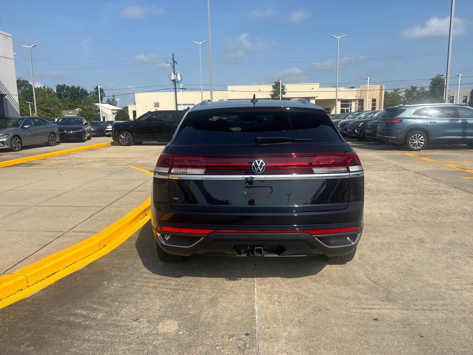 2026 Volkswagen Atlas Cross Sport 2.0T SE w/Technology