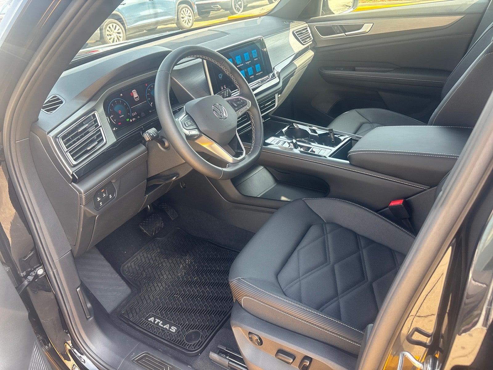 2026 Volkswagen Atlas Cross Sport 2.0T SE w/Technology