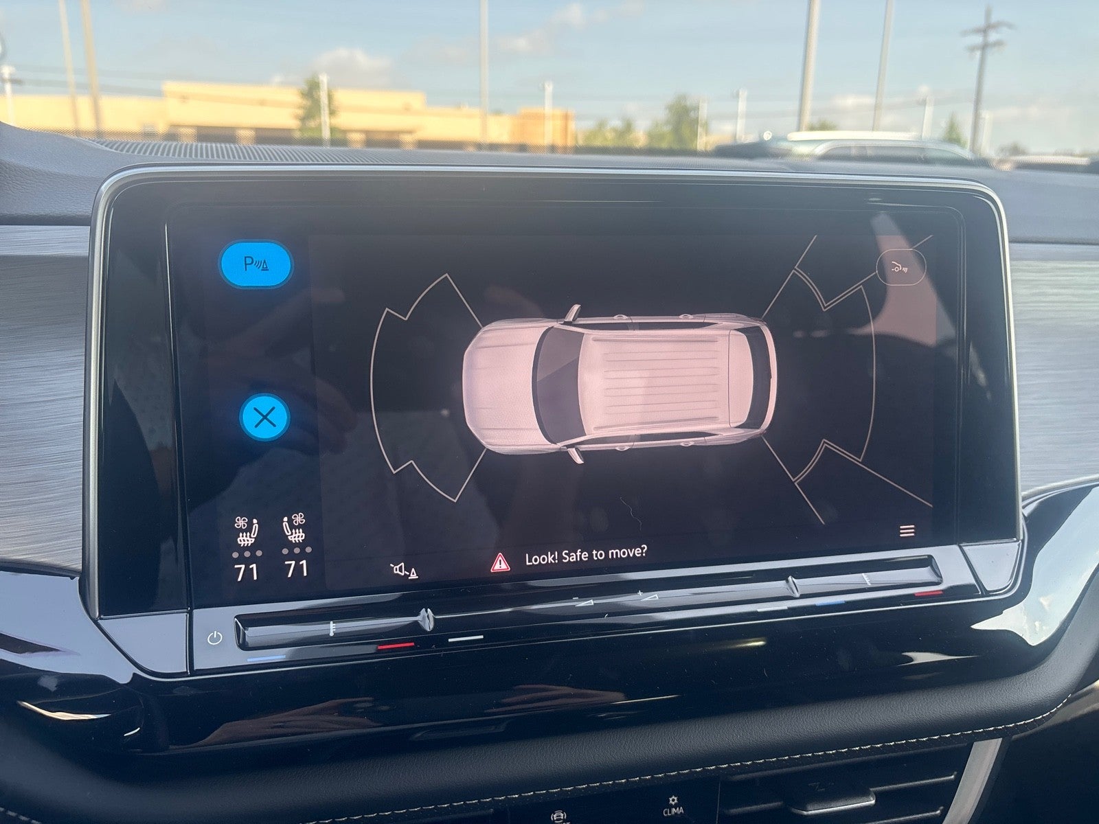 2026 Volkswagen Atlas Cross Sport 2.0T SE w/Technology