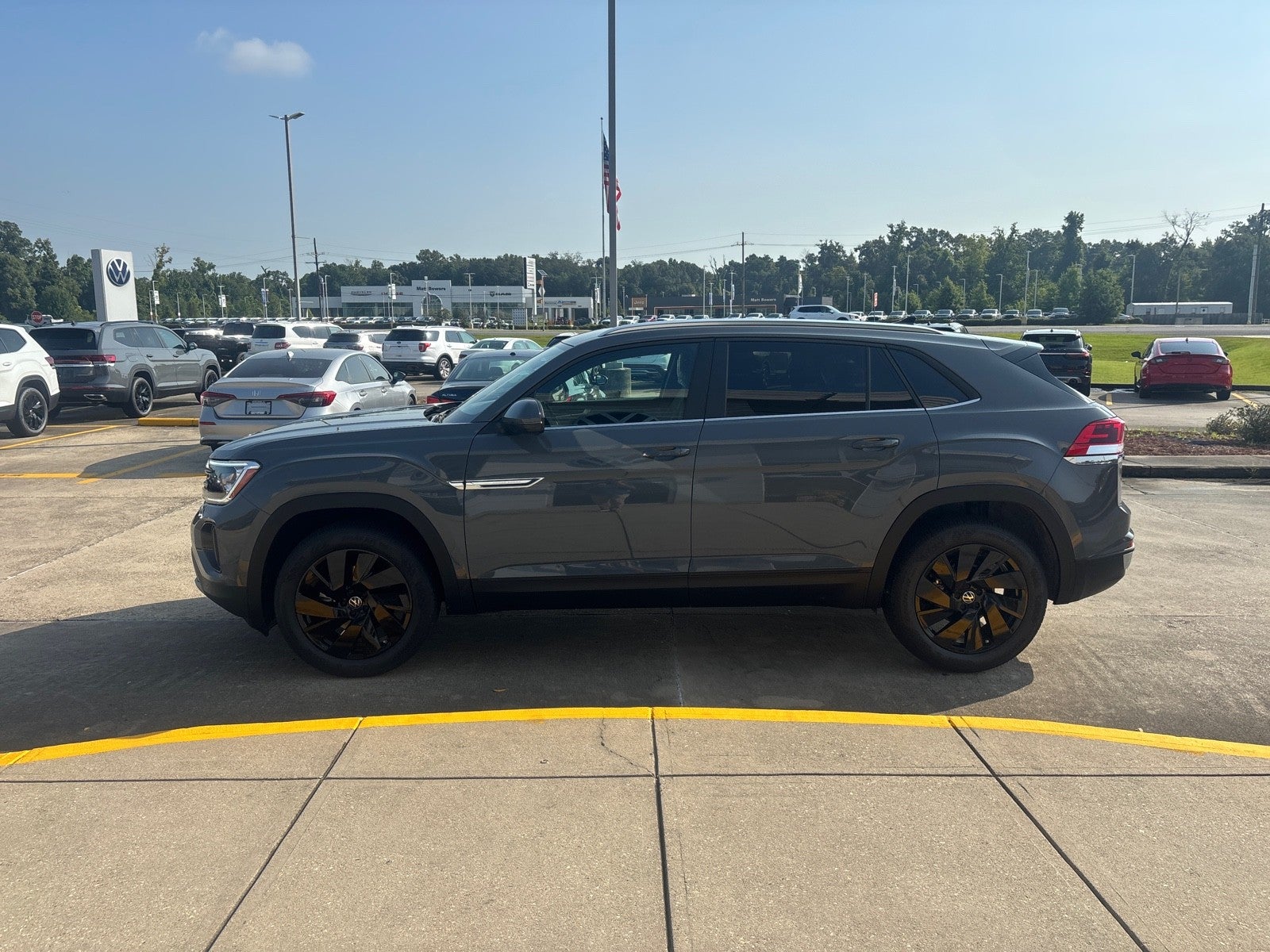 2026 Volkswagen Atlas Cross Sport 2.0T SE w/Technology