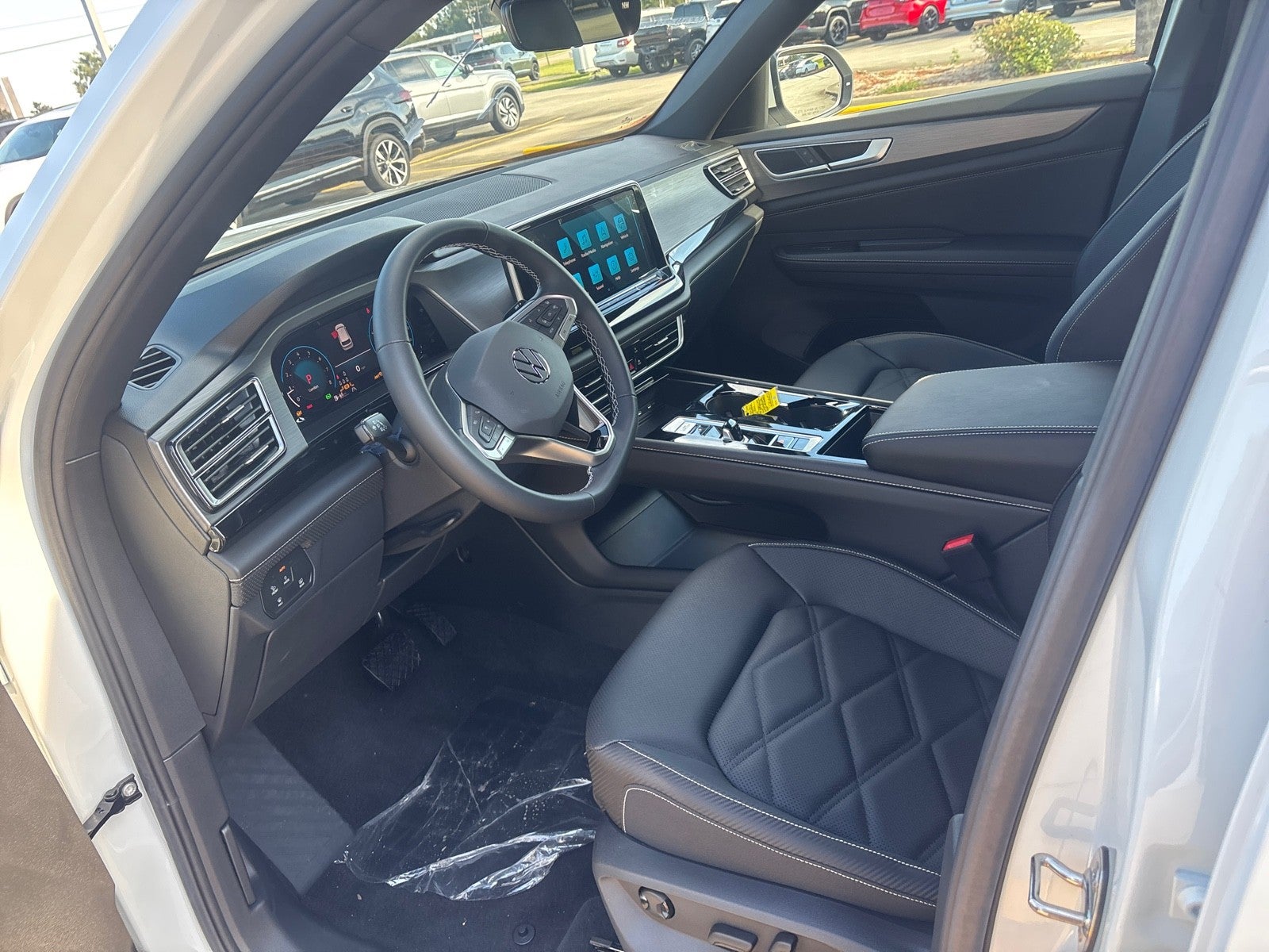 2026 Volkswagen Atlas Cross Sport 2.0T SE w/Technology