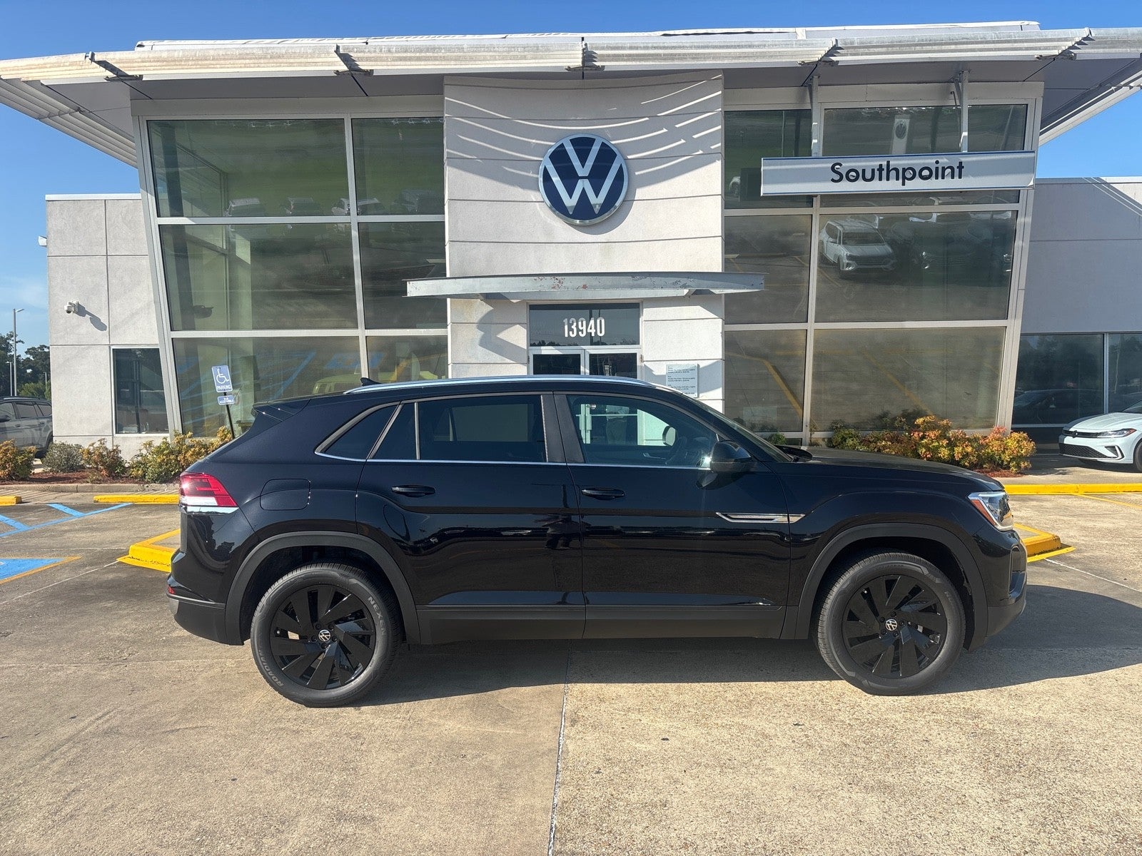 2026 Volkswagen Atlas Cross Sport 2.0T SE W/Technology