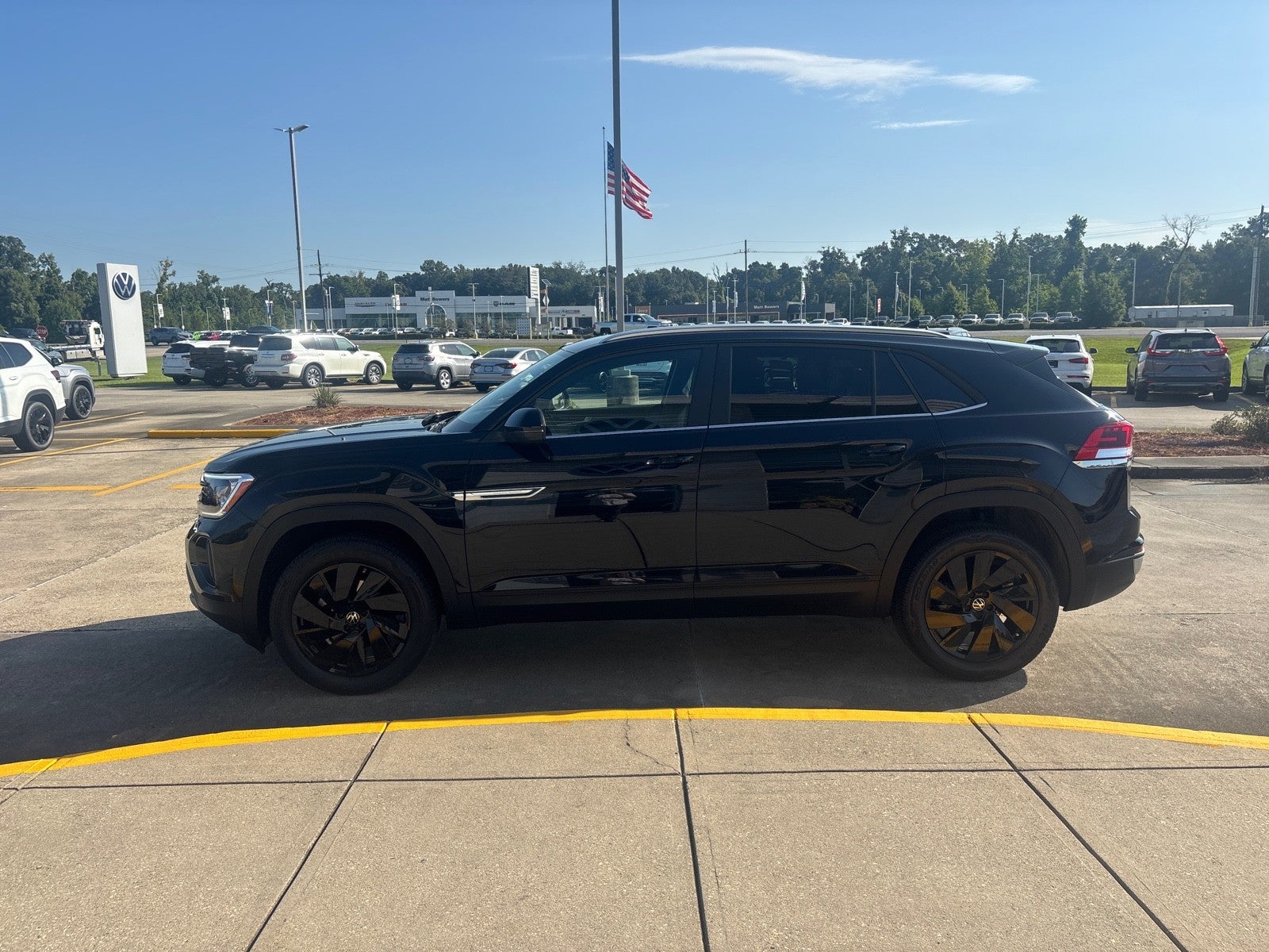 2026 Volkswagen Atlas Cross Sport 2.0T SE w/Technology