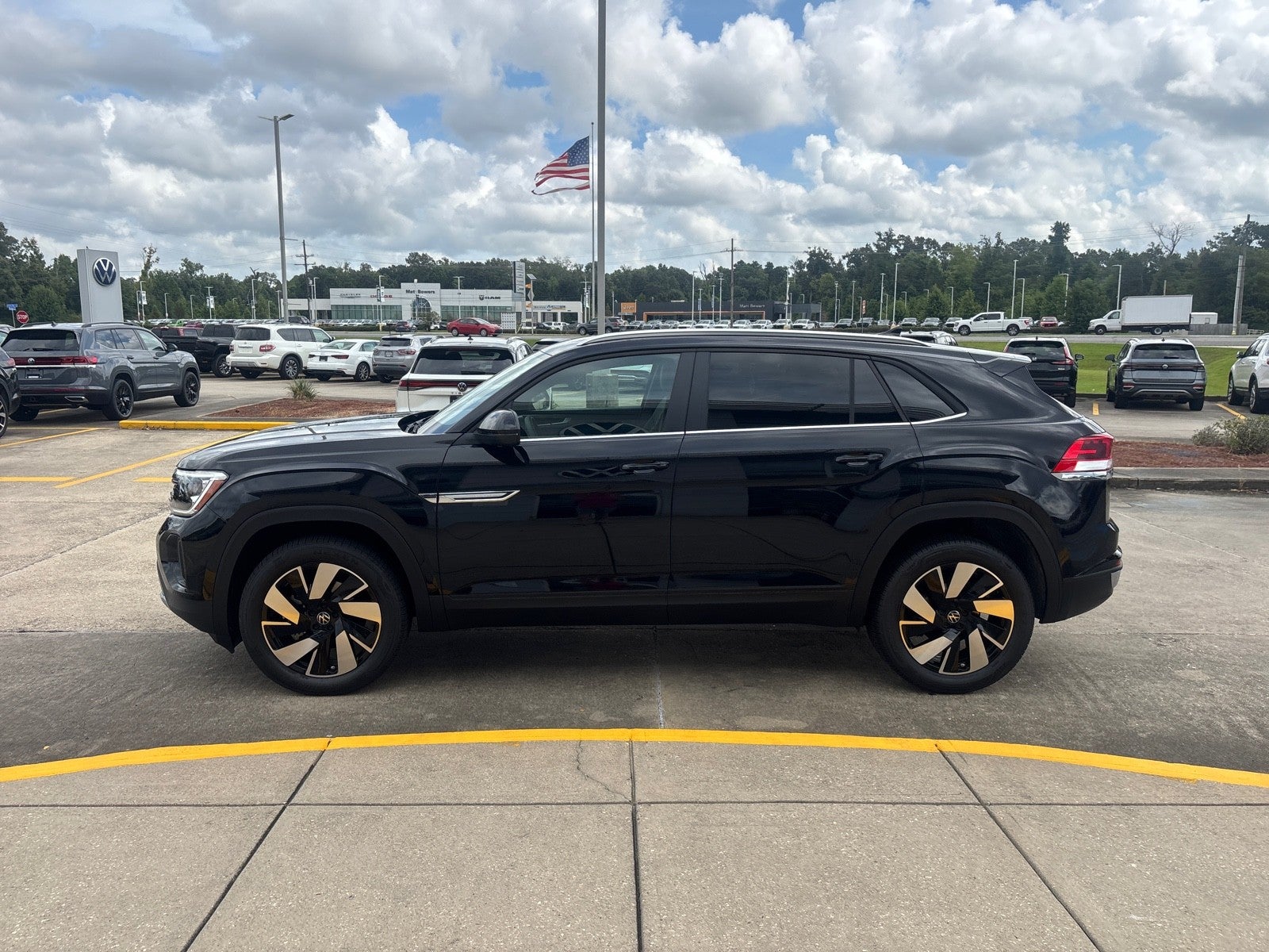 2026 Volkswagen Atlas Cross Sport 2.0T SE w/Technology