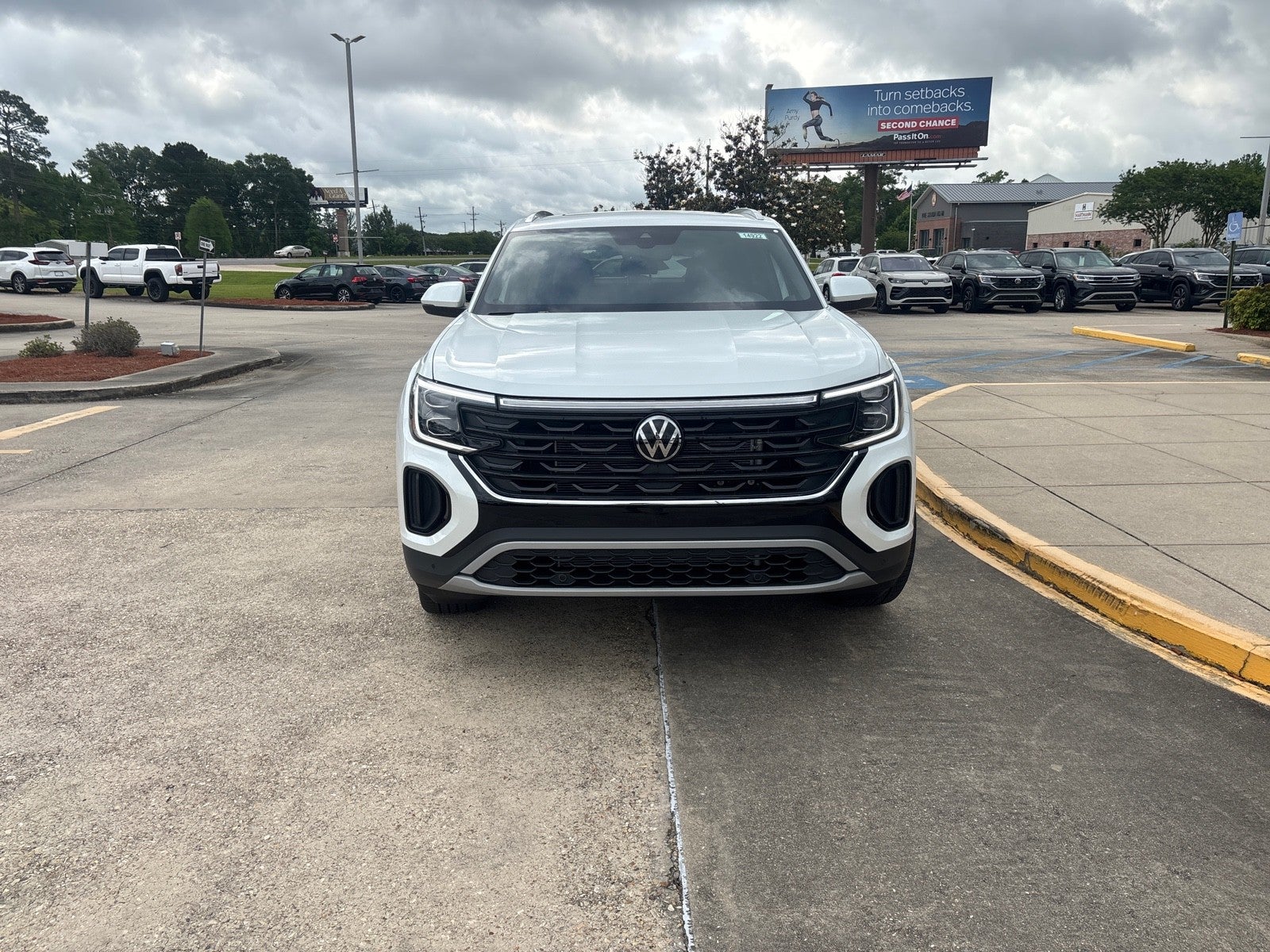 2026 Volkswagen Atlas Cross Sport 2.0T SE w/Technology
