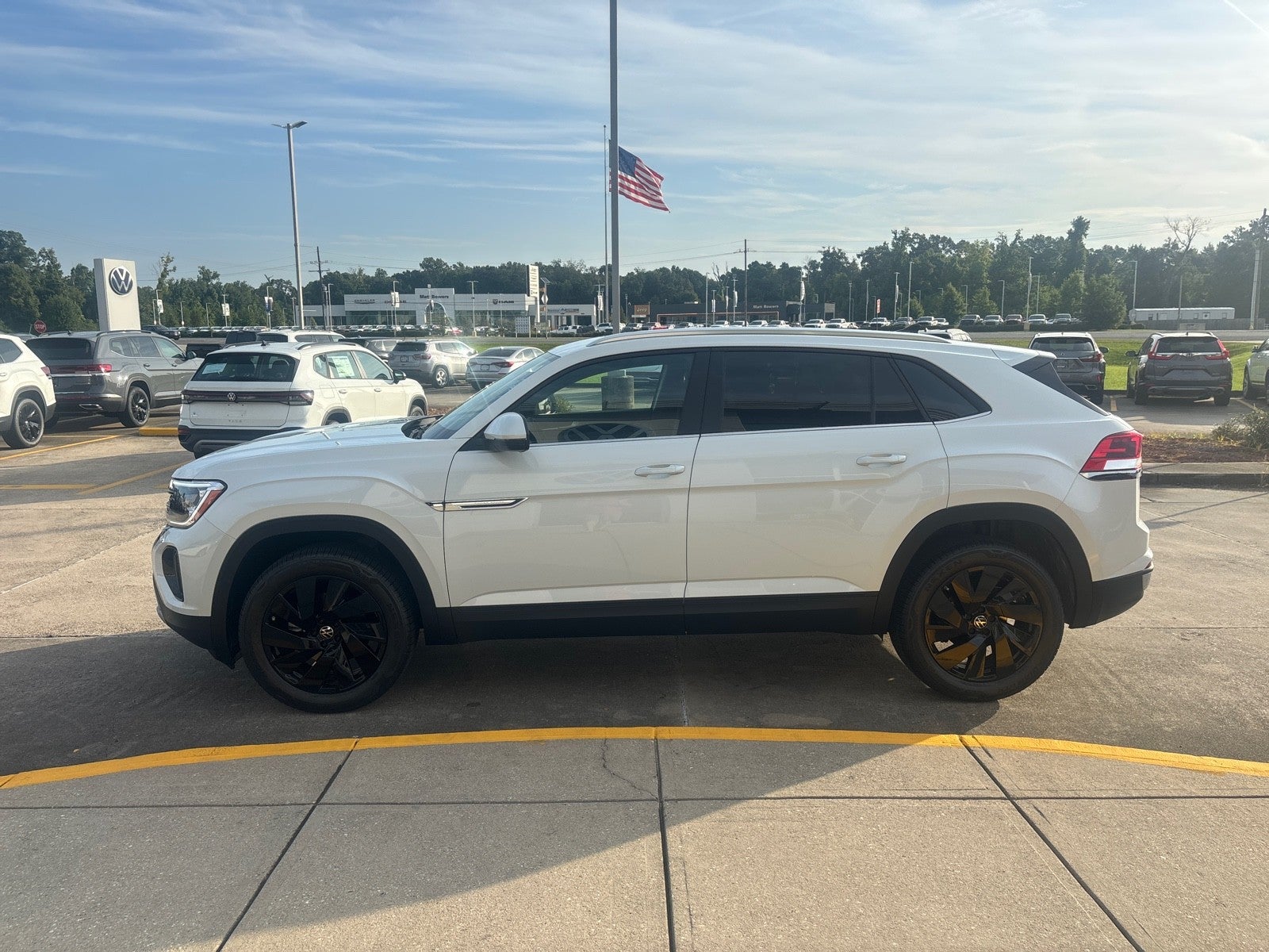 2026 Volkswagen Atlas Cross Sport 2.0T SE w/Technology