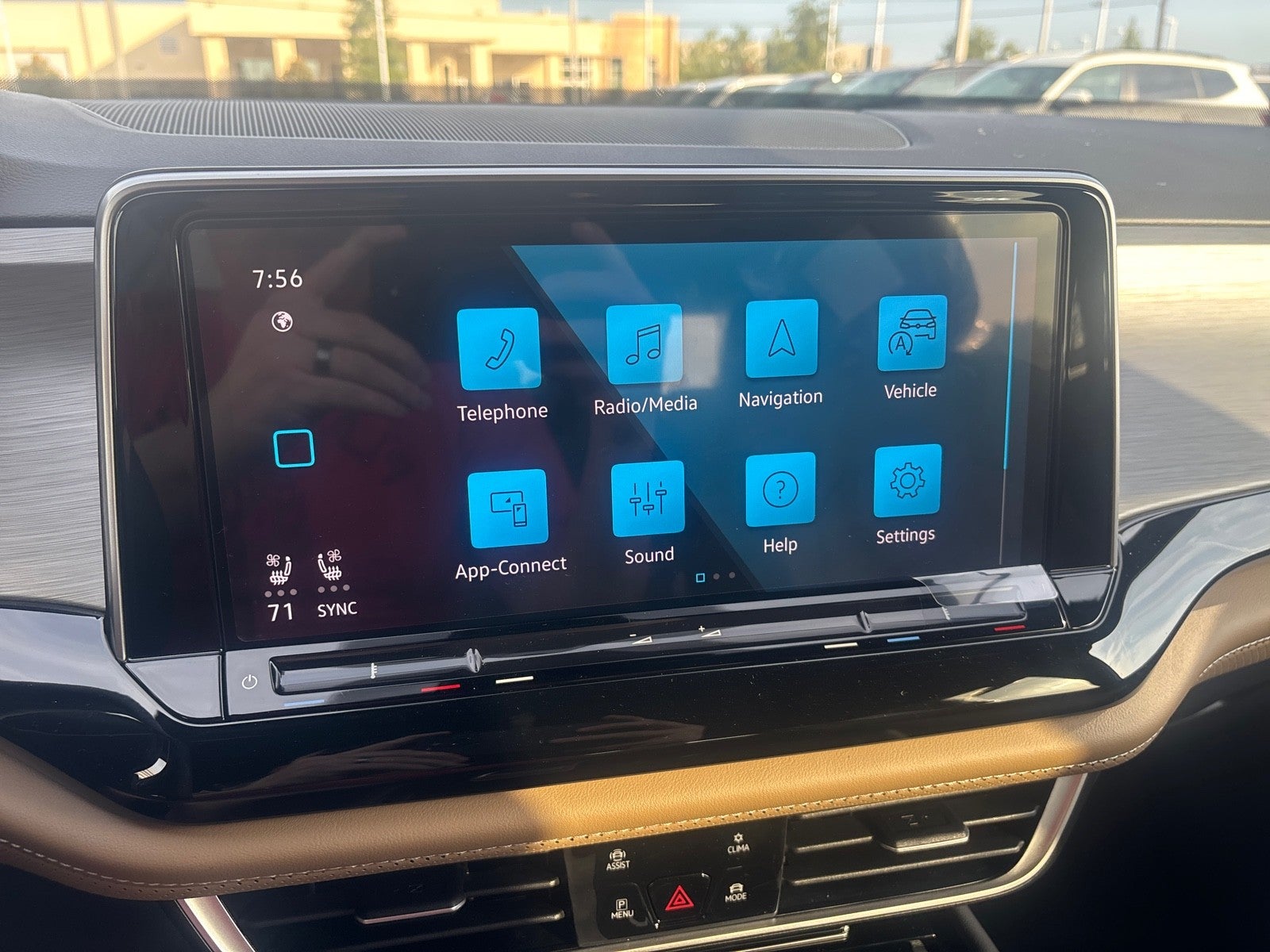 2026 Volkswagen Atlas Cross Sport 2.0T SE w/Technology