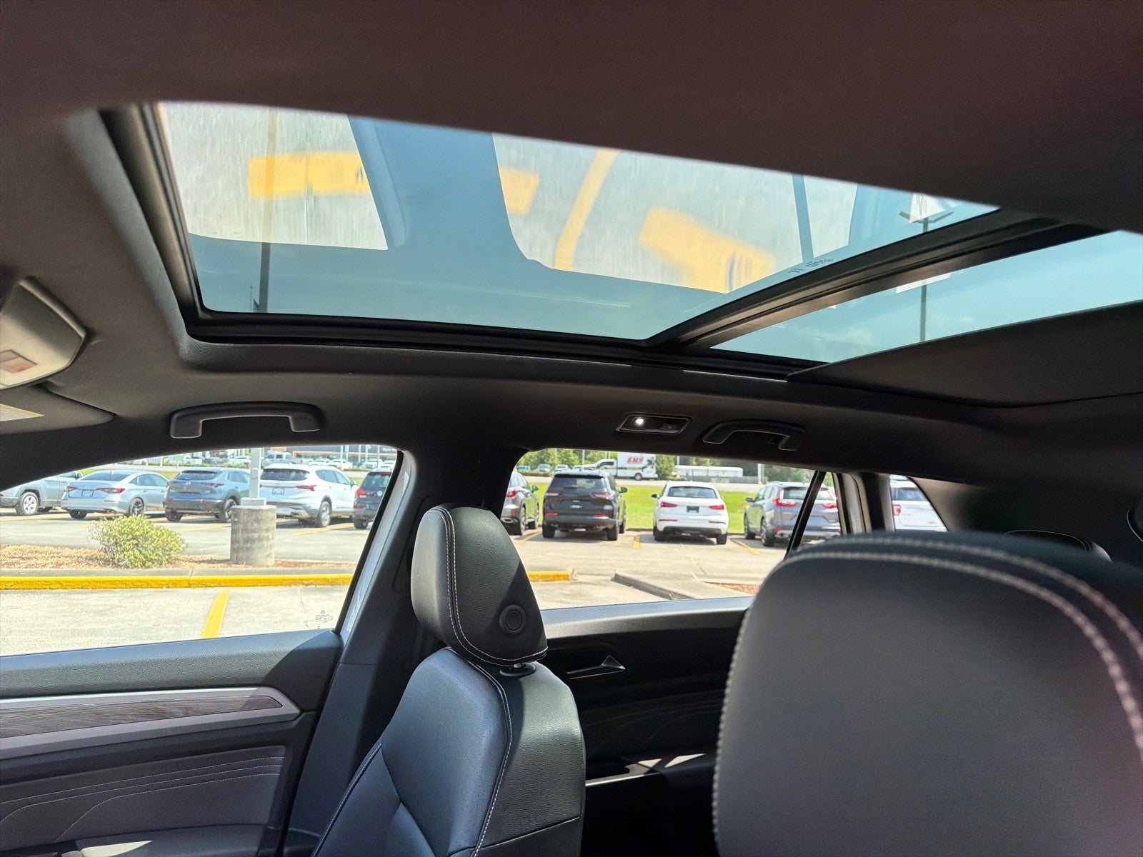 2023 Volkswagen Atlas Cross Sport 2.0T SE w/Technology