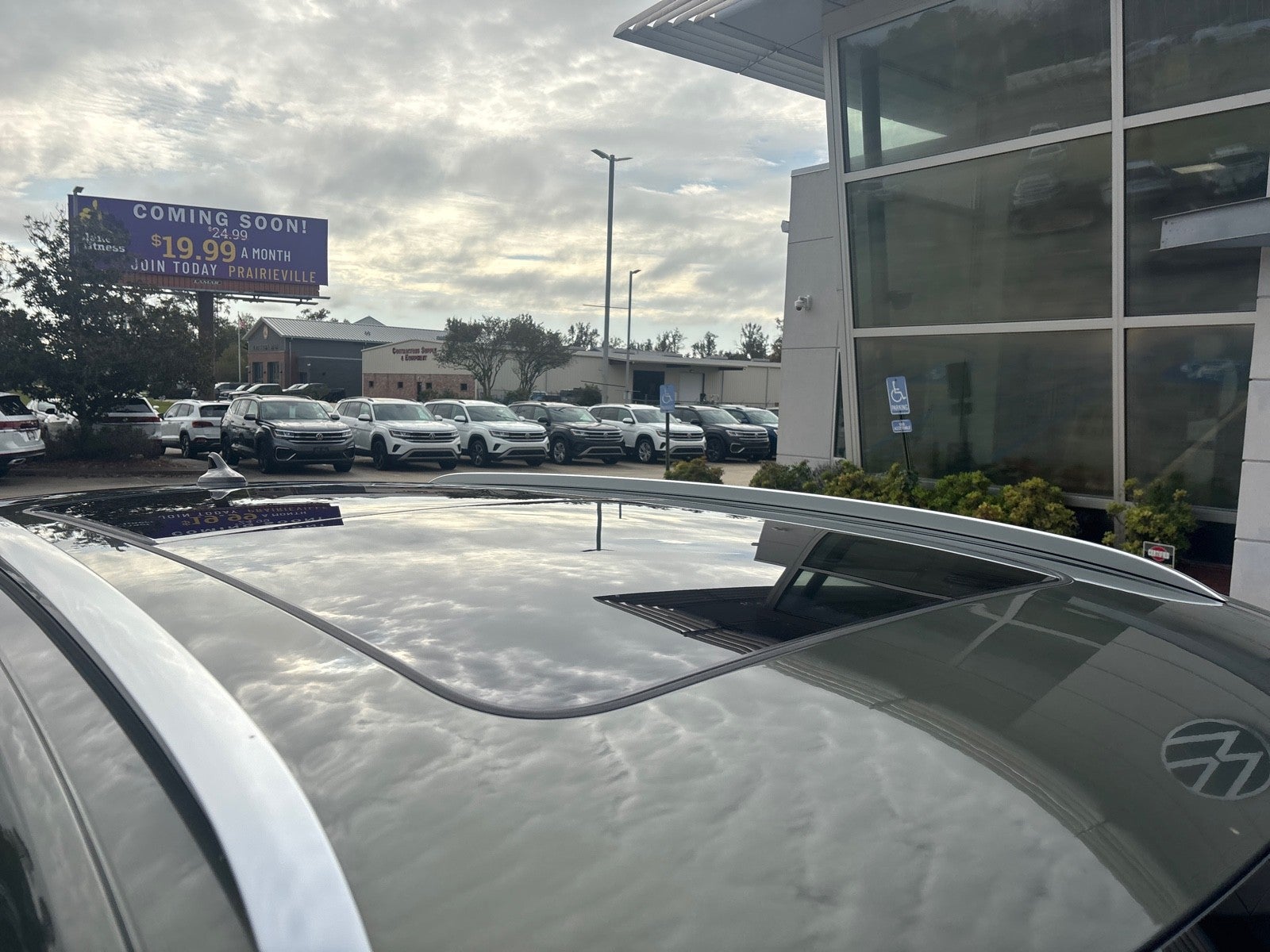 2026 Volkswagen Atlas Cross Sport 2.0T SE w/Technology