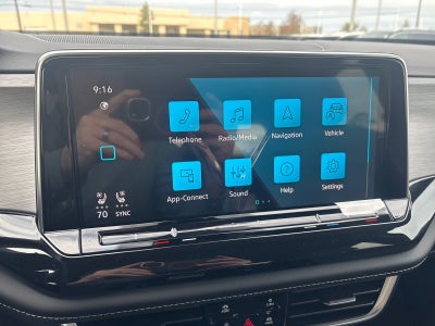 2026 Volkswagen Atlas Cross Sport 2.0T SE w/Technology