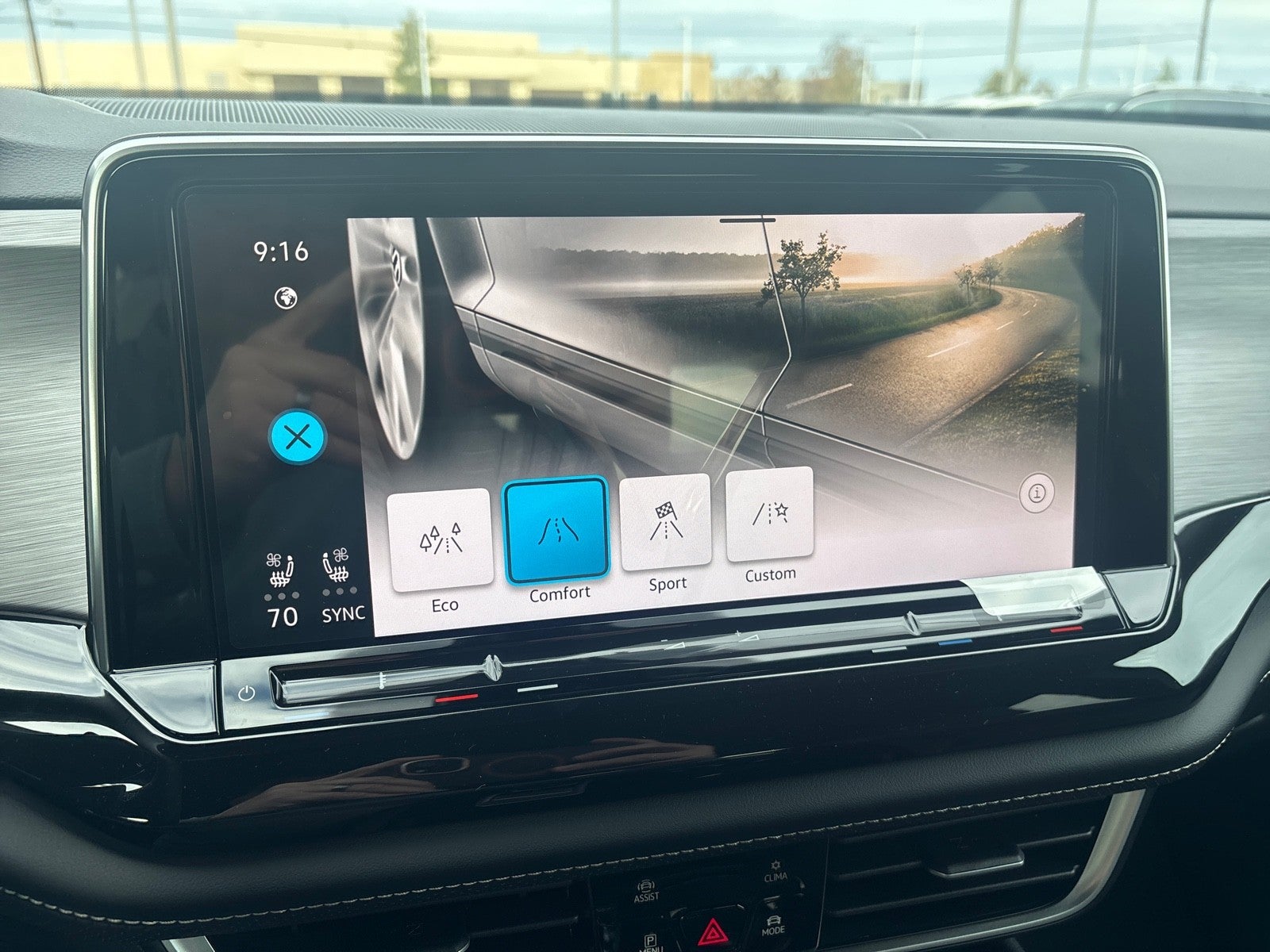 2026 Volkswagen Atlas Cross Sport 2.0T SE w/Technology