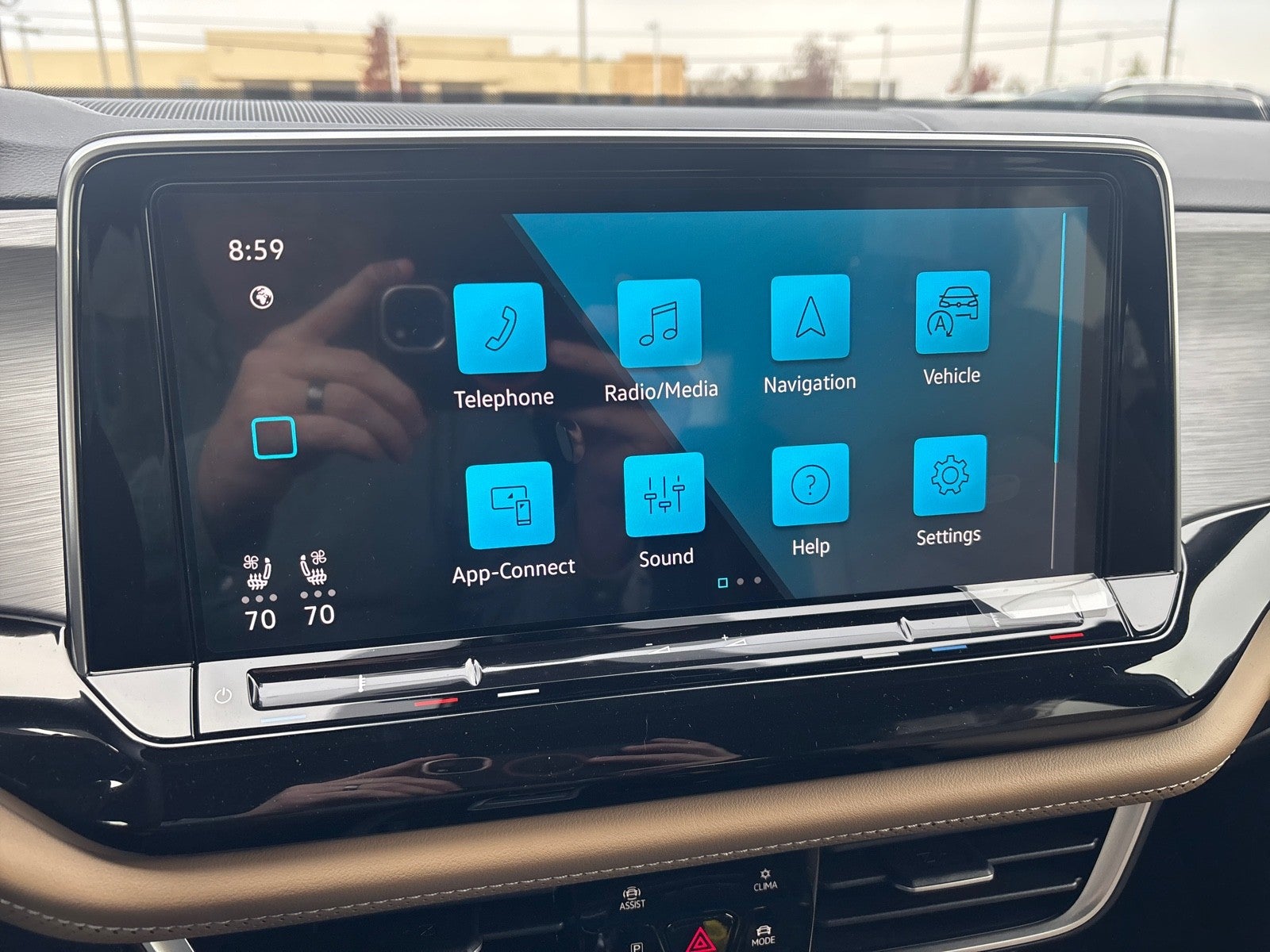 2026 Volkswagen Atlas Cross Sport 2.0T SE w/Technology