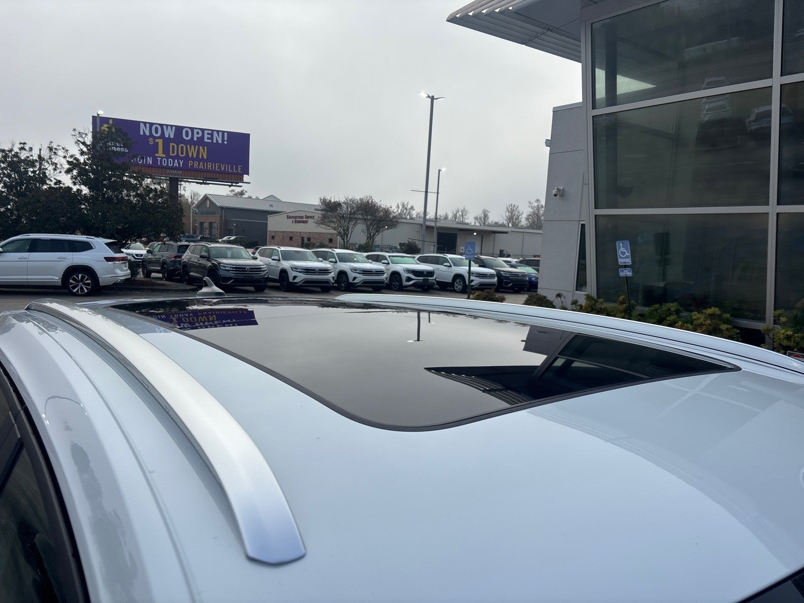 2026 Volkswagen Atlas Cross Sport 2.0T SE w/Technology