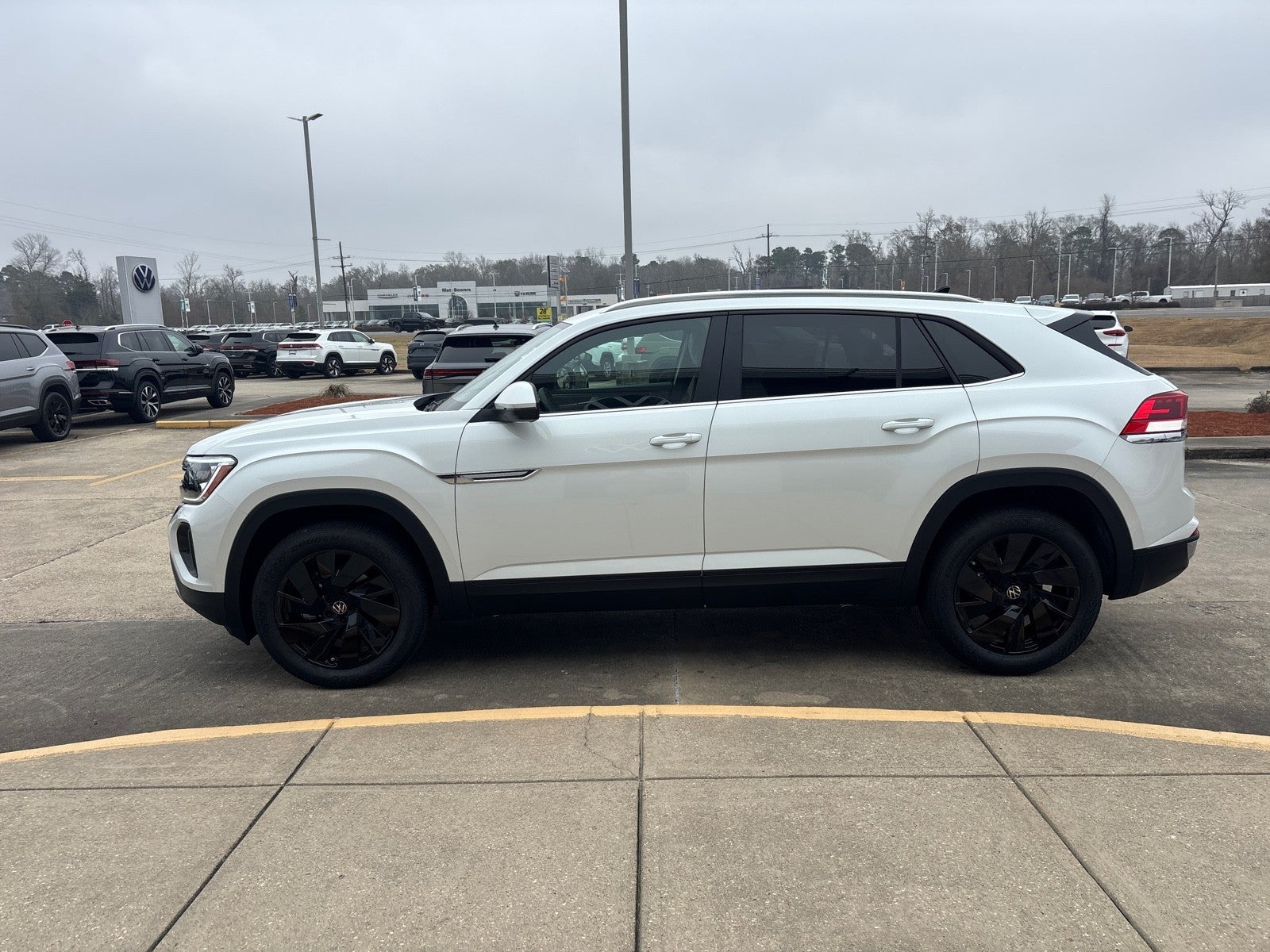 2026 Volkswagen Atlas Cross Sport 2.0T SE w/Technology