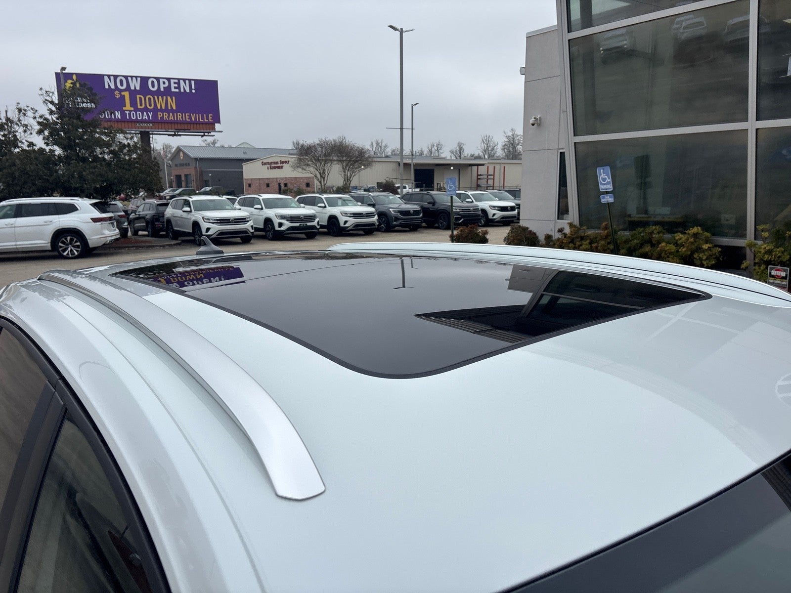 2026 Volkswagen Atlas Cross Sport 2.0T SE w/Technology