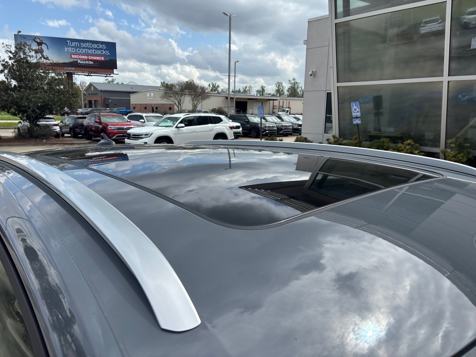 2026 Volkswagen Atlas Cross Sport 2.0T SE w/Technology