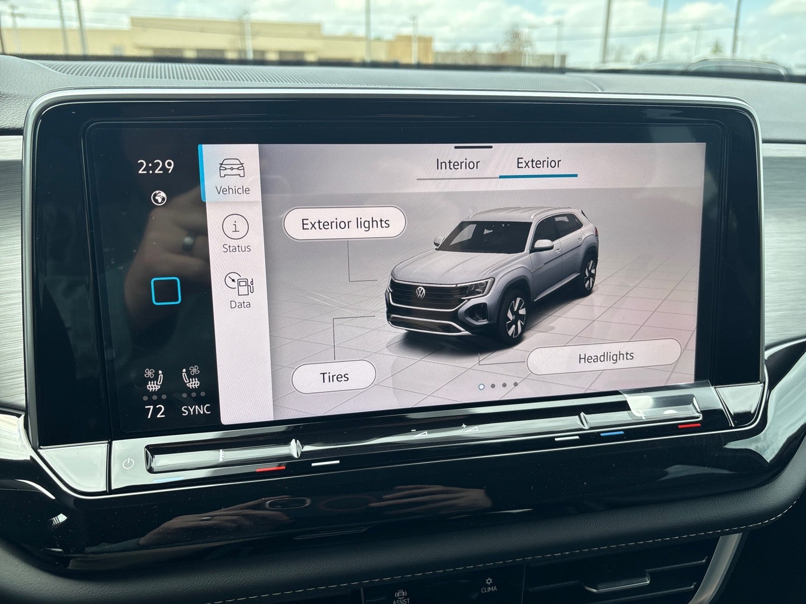 2026 Volkswagen Atlas Cross Sport 2.0T SE w/Technology