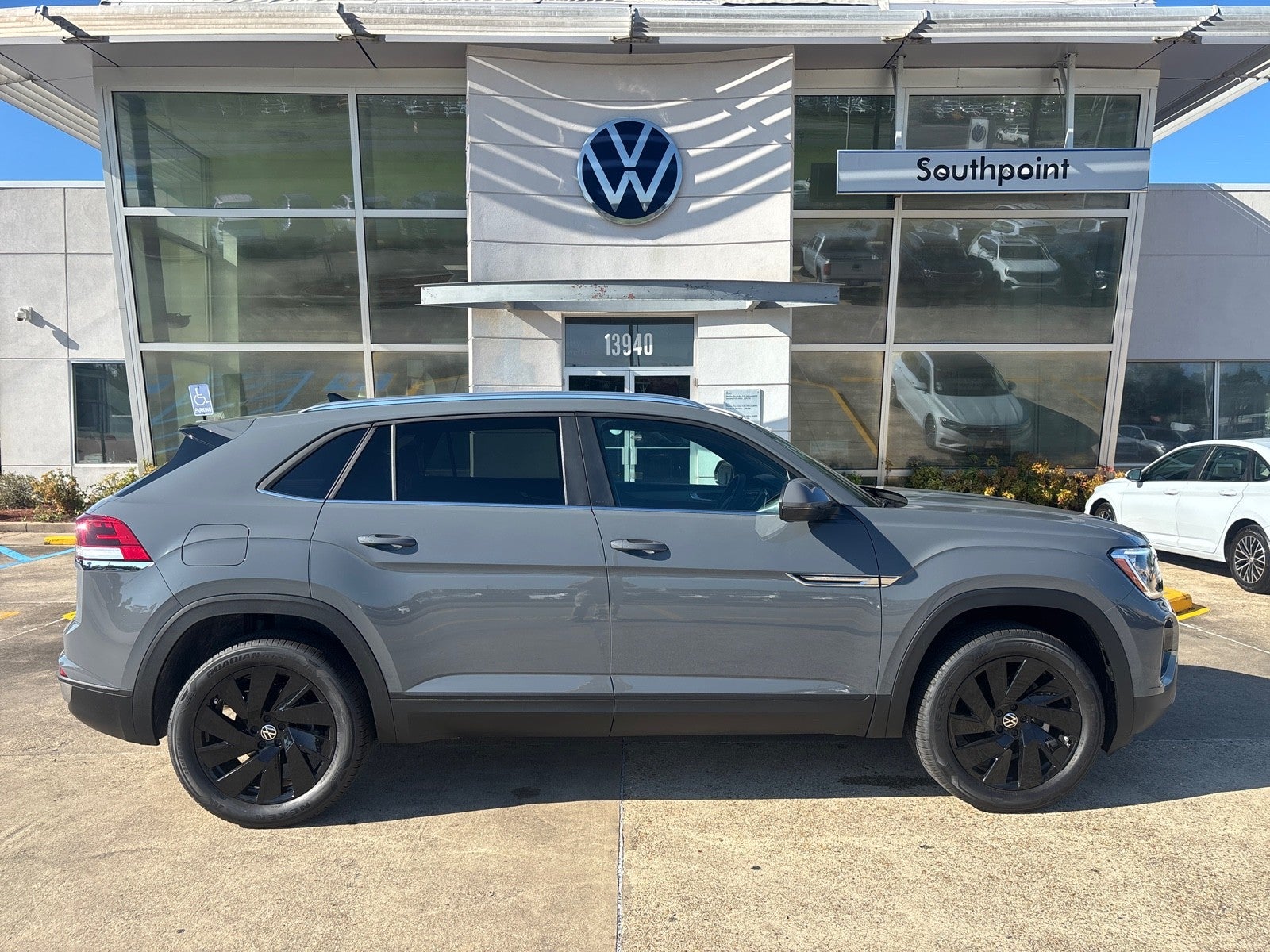 2026 Volkswagen Atlas Cross Sport 2.0T SE W/Technology