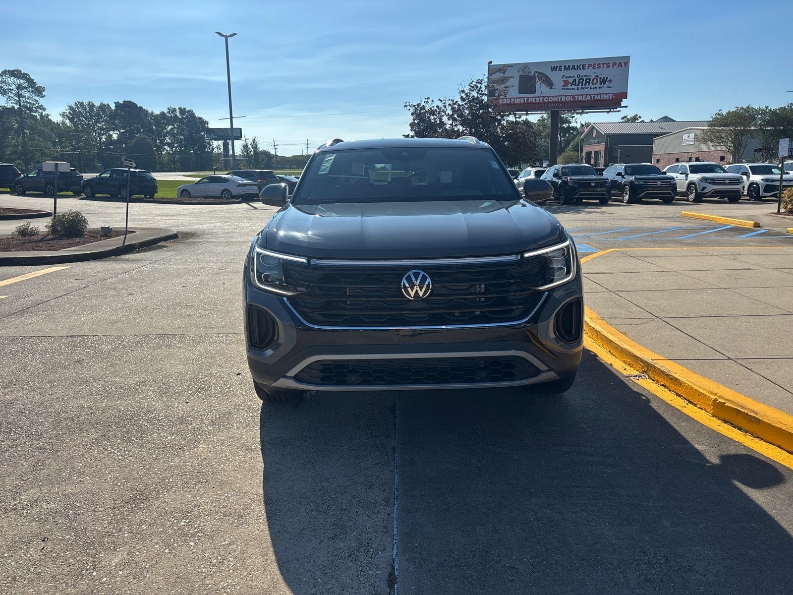 2026 Volkswagen Atlas Cross Sport 2.0T SE w/Technology