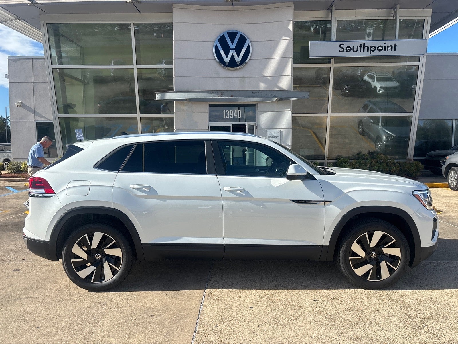 2026 Volkswagen Atlas Cross Sport 2.0T SE w/Technology