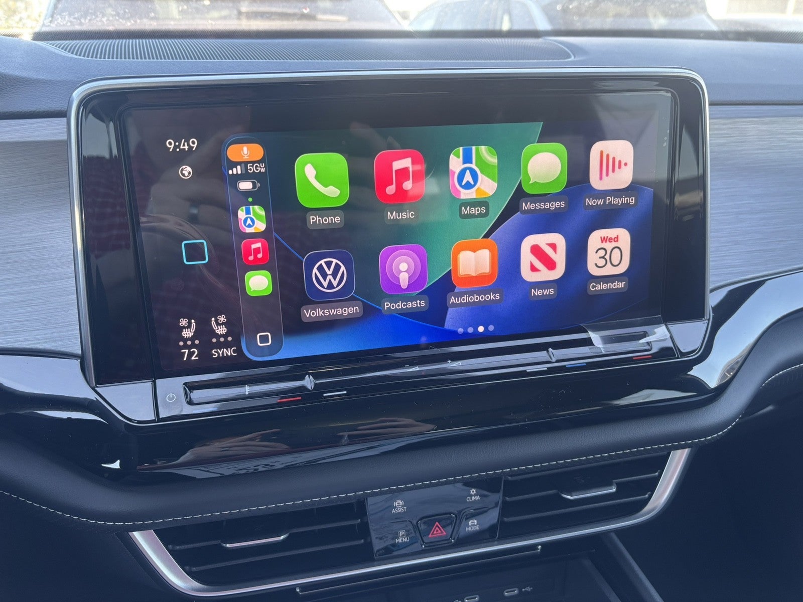 2026 Volkswagen Atlas Cross Sport 2.0T SE w/Technology