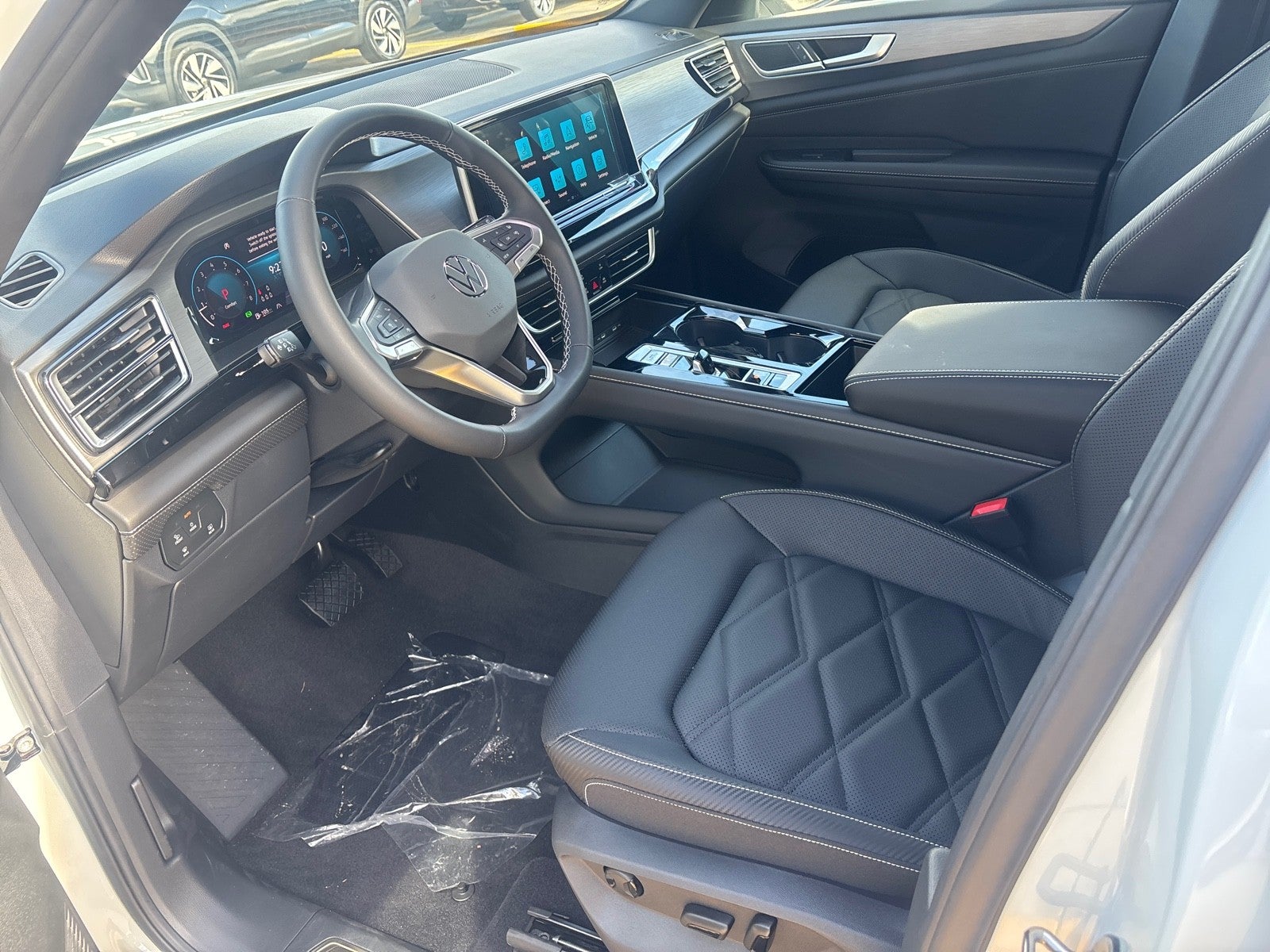 2026 Volkswagen Atlas Cross Sport 2.0T SE w/Technology