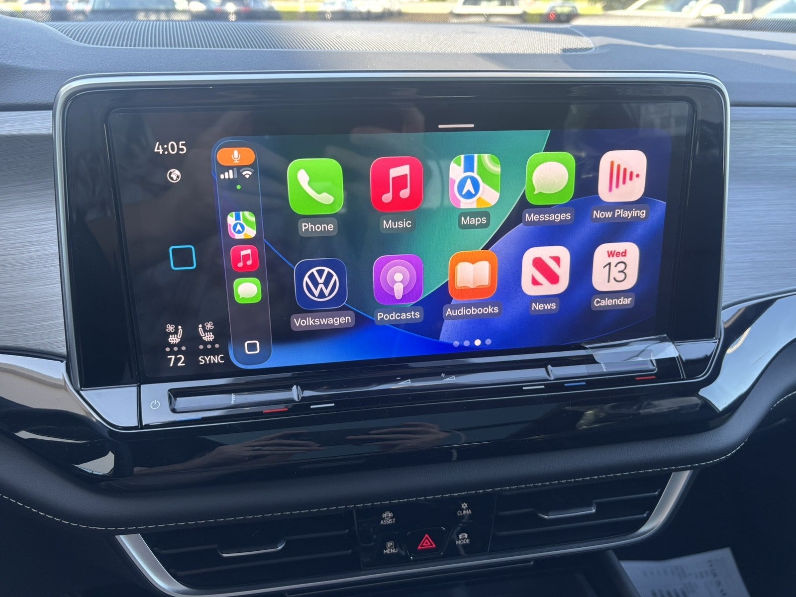 2026 Volkswagen Atlas Cross Sport 2.0T SE w/Technology