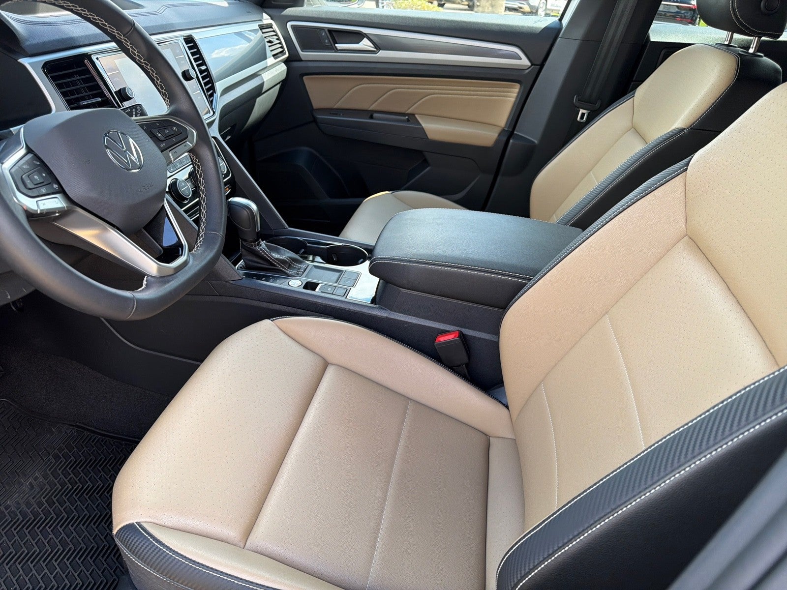 2023 Volkswagen Atlas Cross Sport 2.0T SE w/Technology