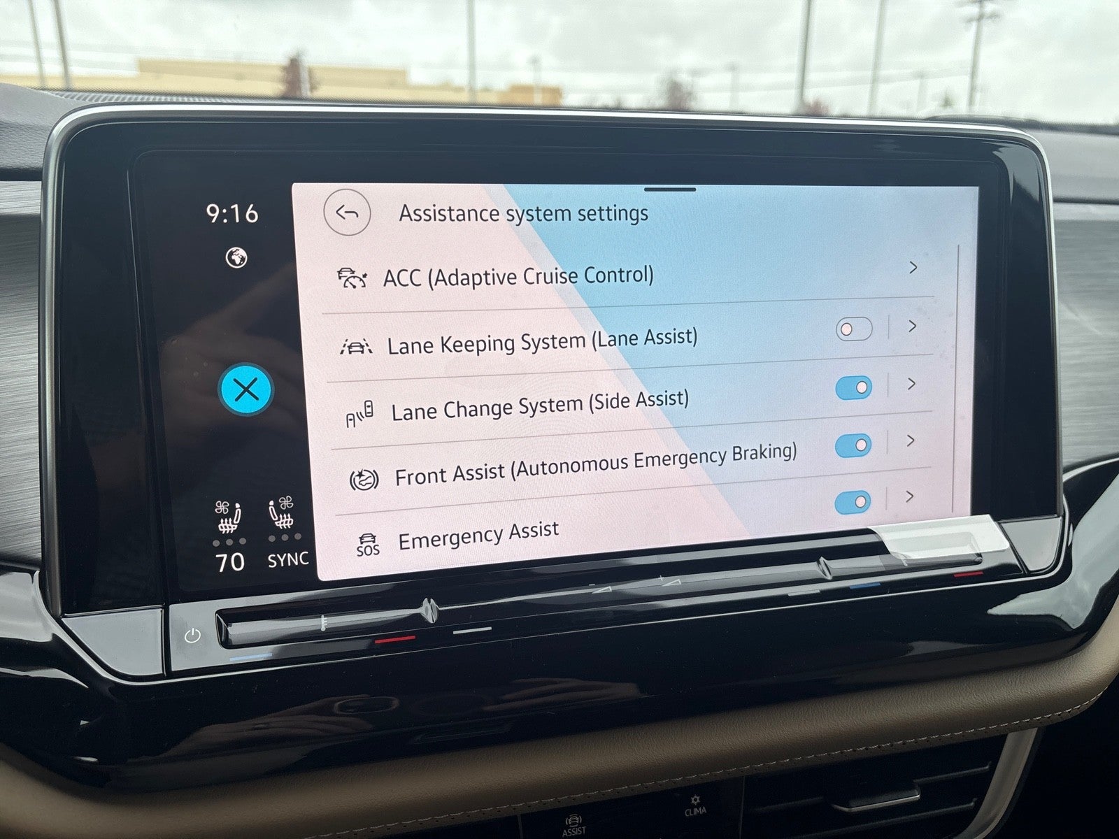 2026 Volkswagen Atlas Cross Sport 2.0T SE w/Technology